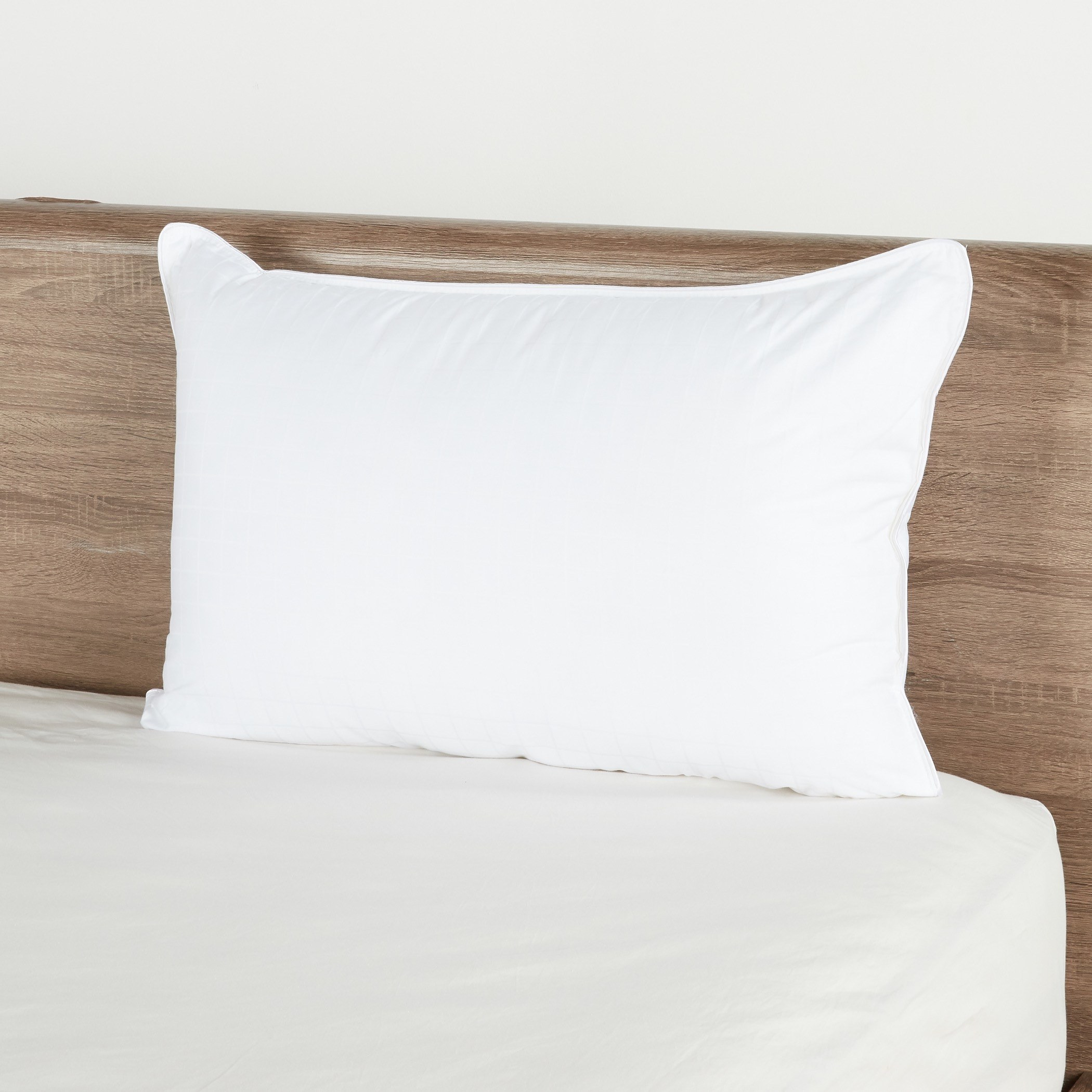 وسادة واحدة بحشوة بديل زغب الريش مضادة للحساسية - إندولجنس - 50x75 سم-household-bedding-pillows-image-1