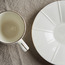 فنجان إسبريسو بصحن من جولد بليس-household-dining-teaandcoffee-mugsandcups-image-3