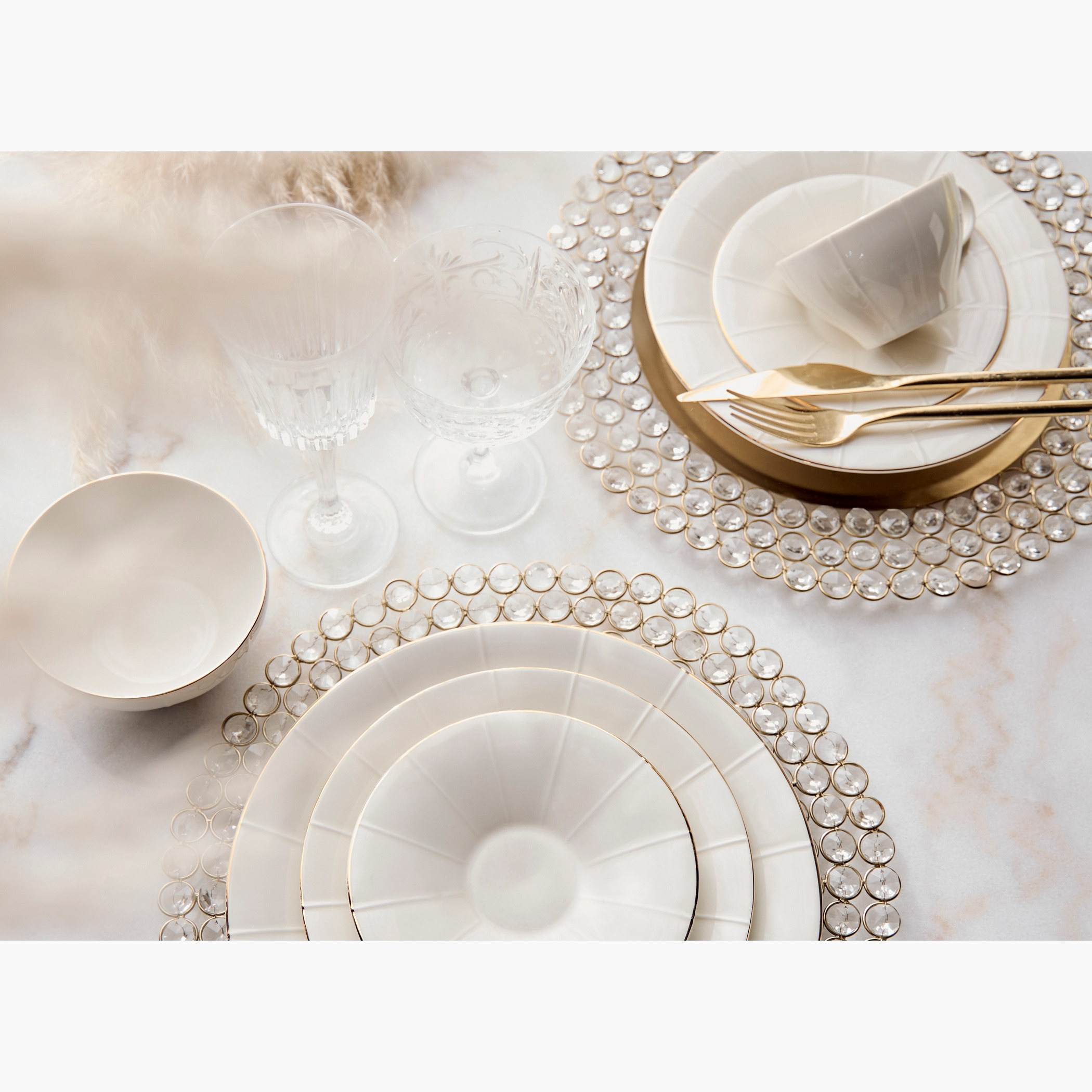 فنجان شاي وصحن - جولد بليس-household-dining-dinnerware-dinnerwarecollections-image-1