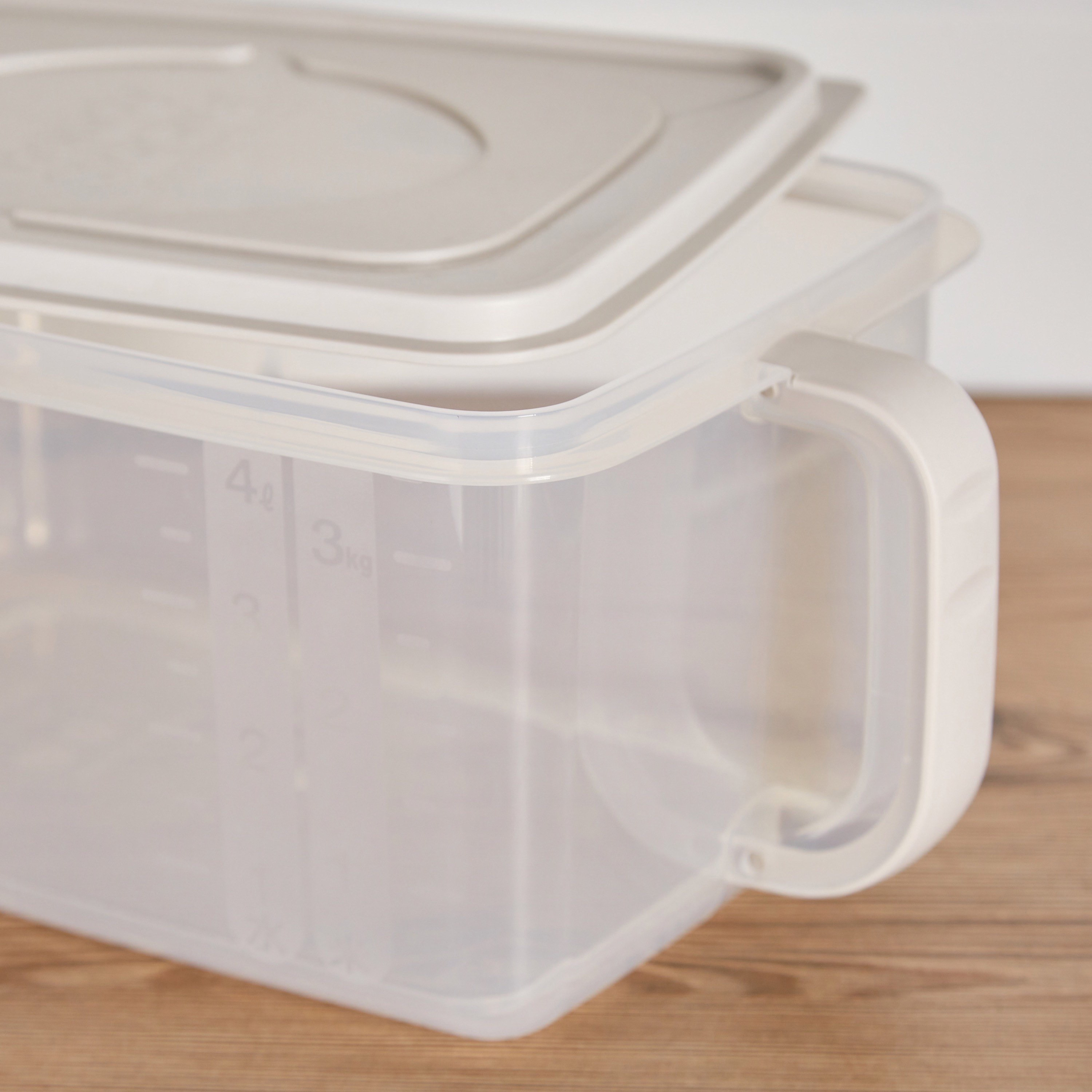 Easy Access Storage Box with Handle and Lid - 4.8 L-household-kitchen-foodstorage-pantryandstorage-image-2