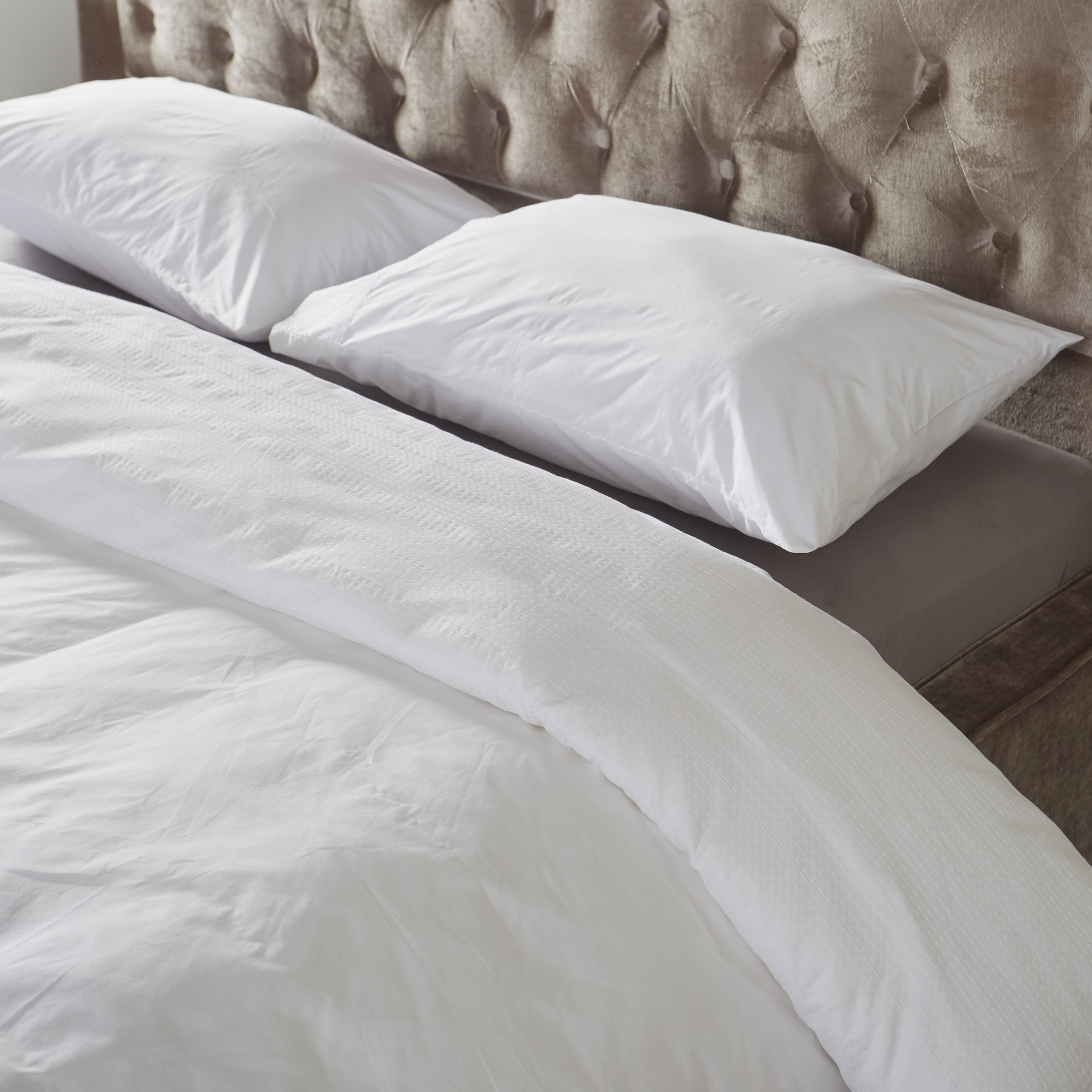 Active Anti-Allergy Hollow Fiber Mid Warm Queen Duvet - 200x200 cm-household-bedding-duvetandcovers-duvets-image-3