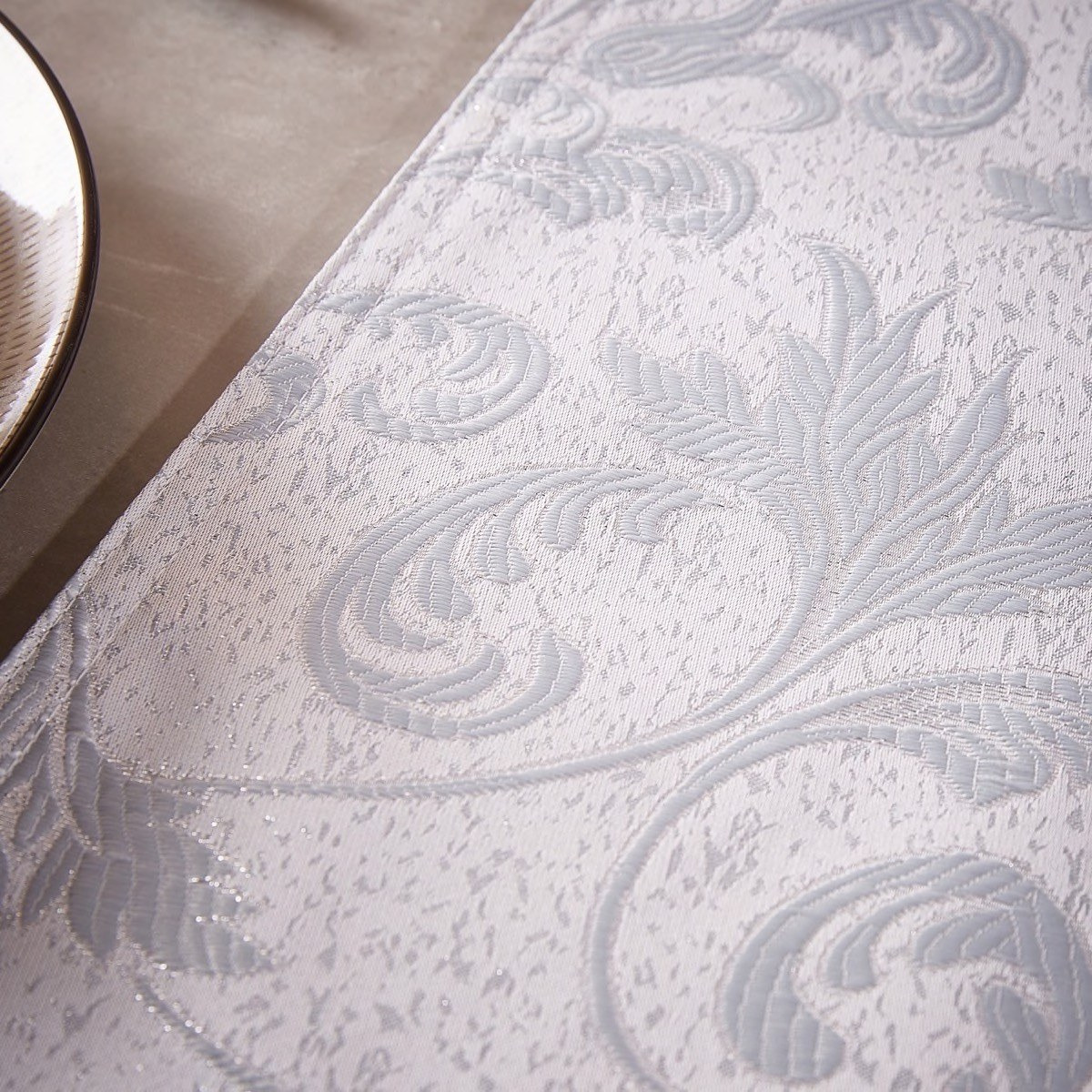 Glitz Table Runner-household-dining-tablelinen-runnersandtablecovers-image-4