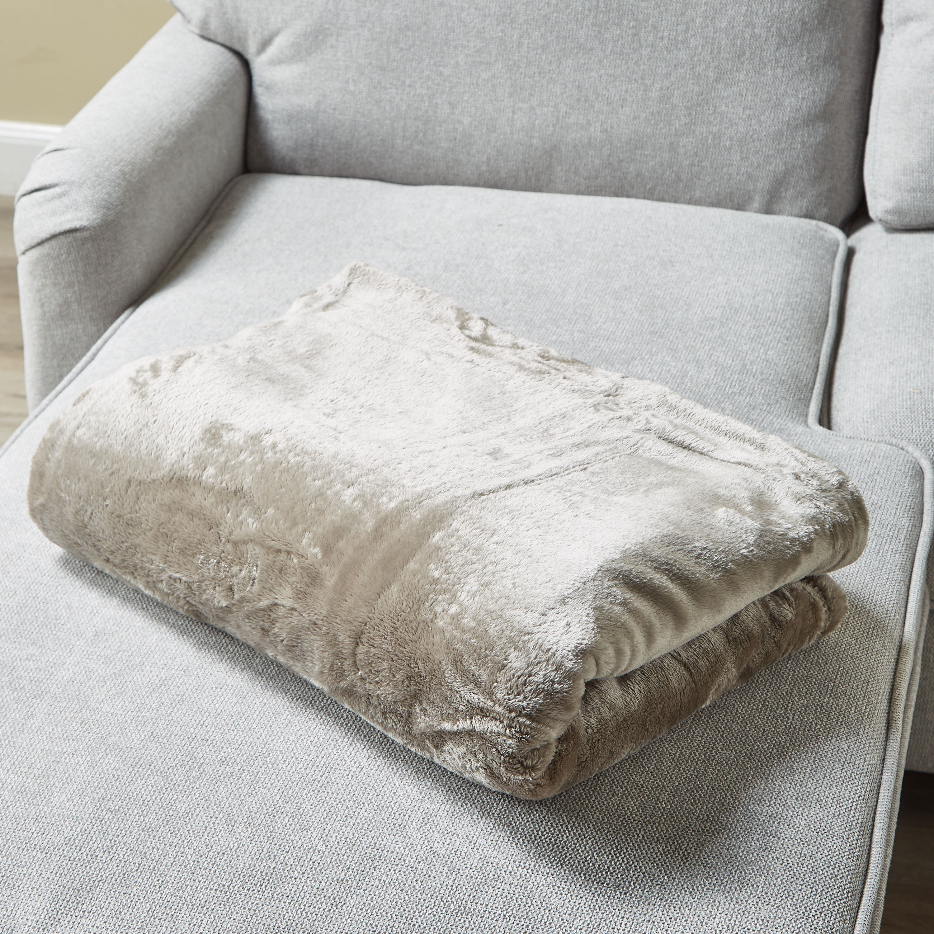 Luxury Plush Blanket - 150x200 cm-household-cushionsandthrows-throwsandblankets-blankets-image-2