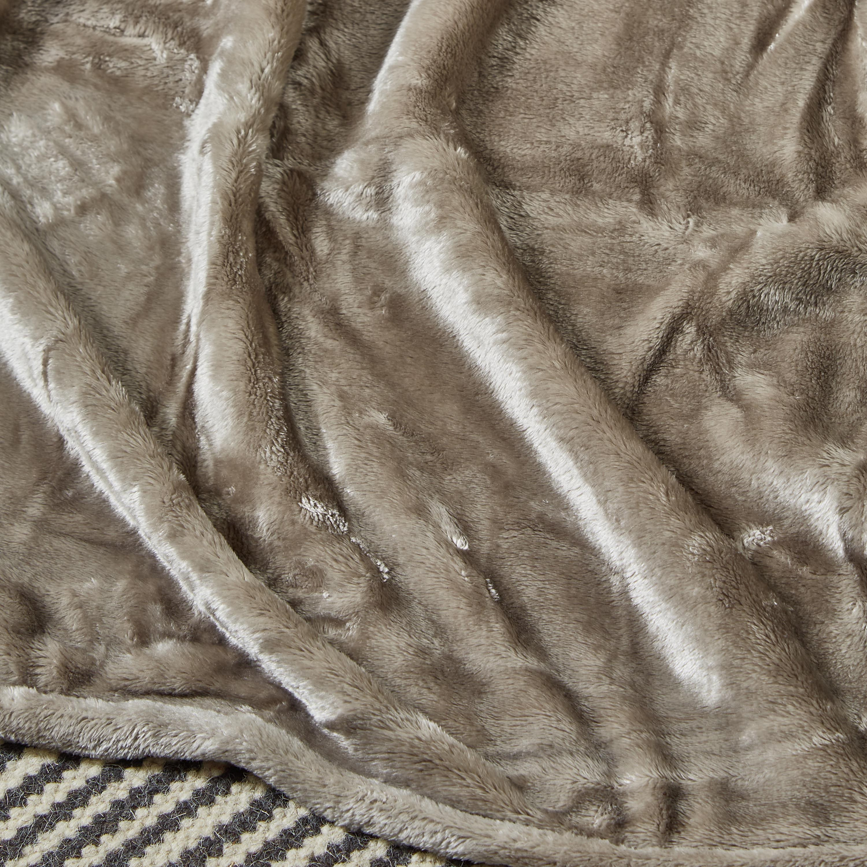 Luxury Plush Blanket - 150x200 cm-household-cushionsandthrows-throwsandblankets-blankets-image-3