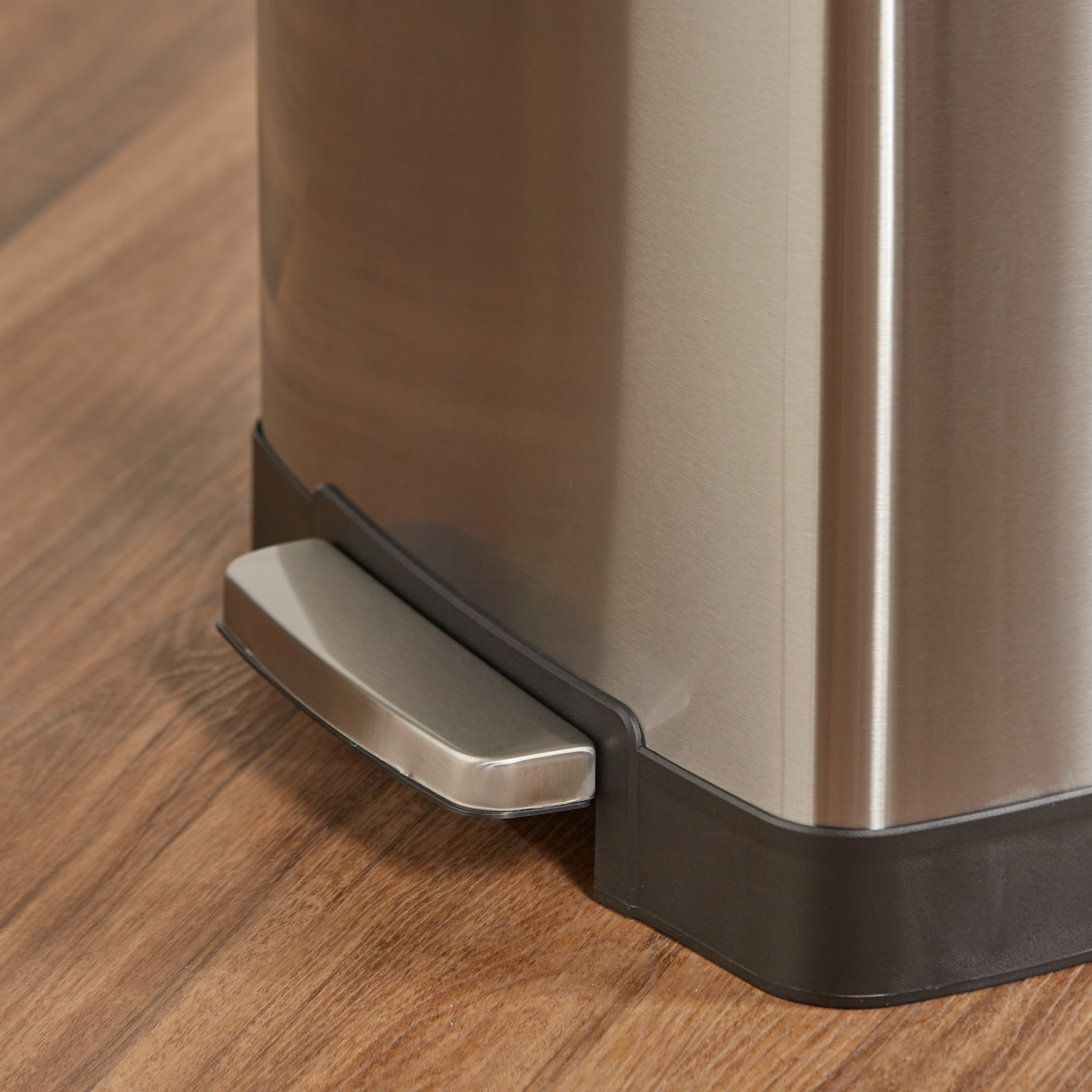 Blair Portable Bin with Pedal and Lid-household-bathandlaundry-wastebinsandaccessories-image-4