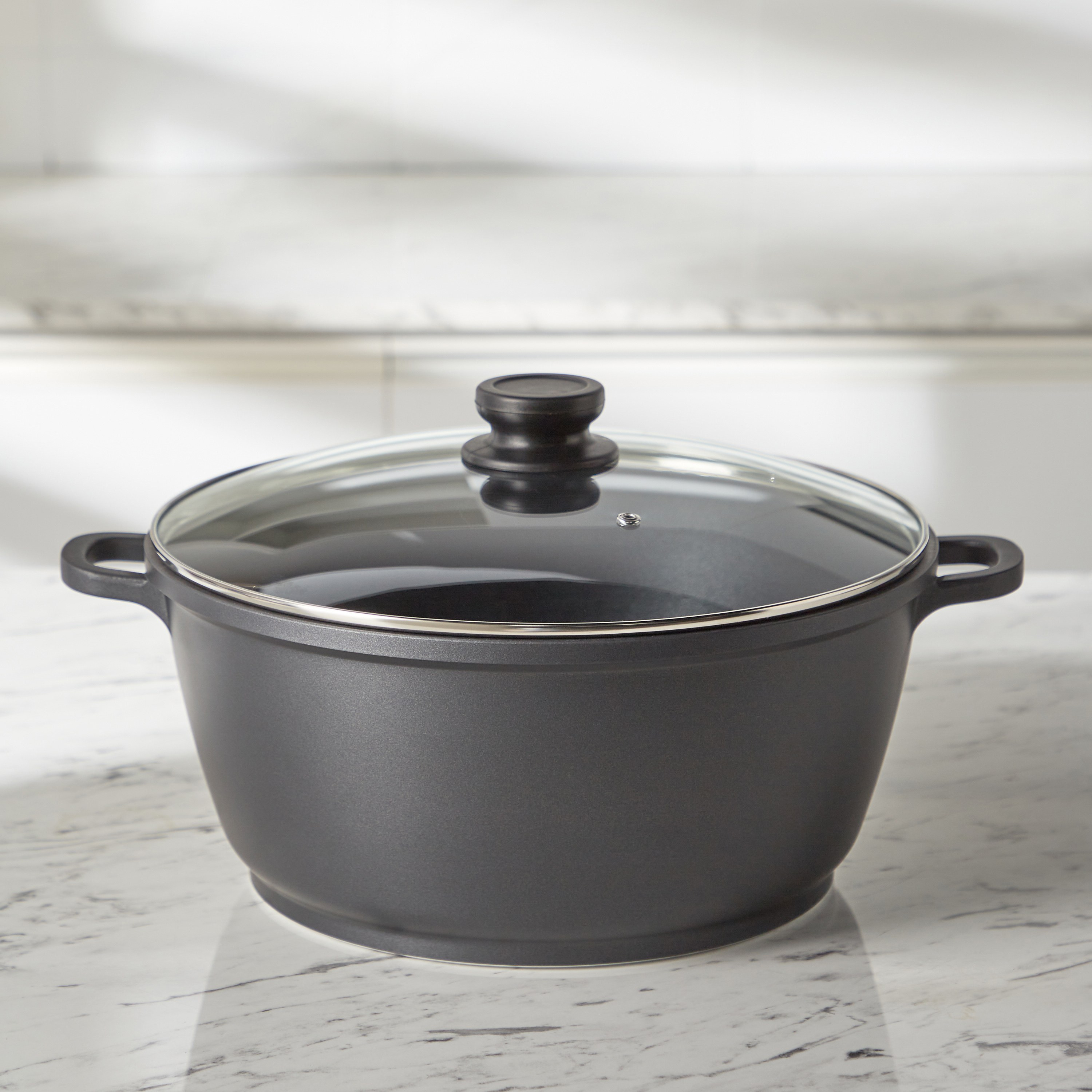 Spark Dutch Oven with Lid - 9.7 L
