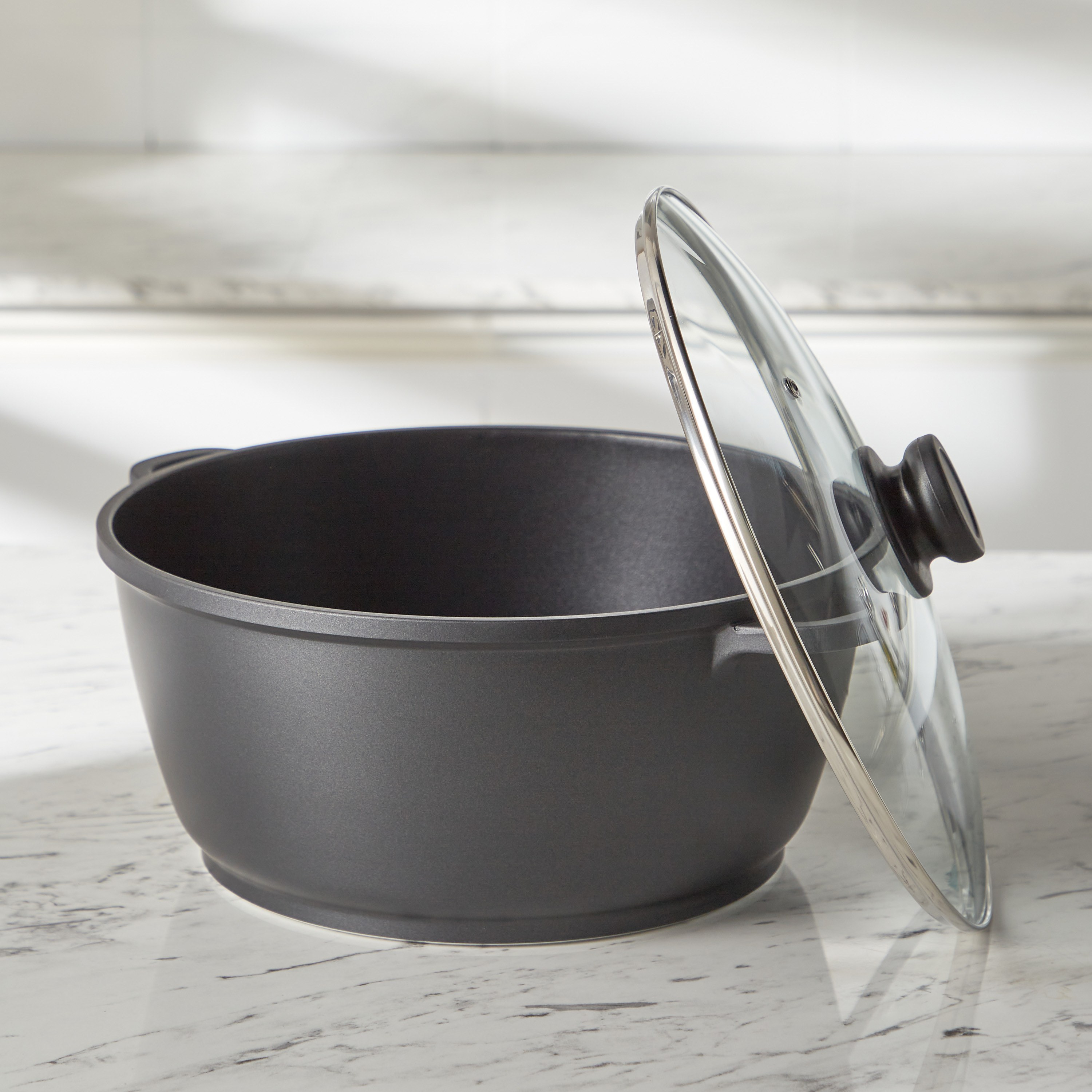 Spark Dutch Oven with Lid - 9.7 L-household-kitchen-cookware-potsandpans-image-2