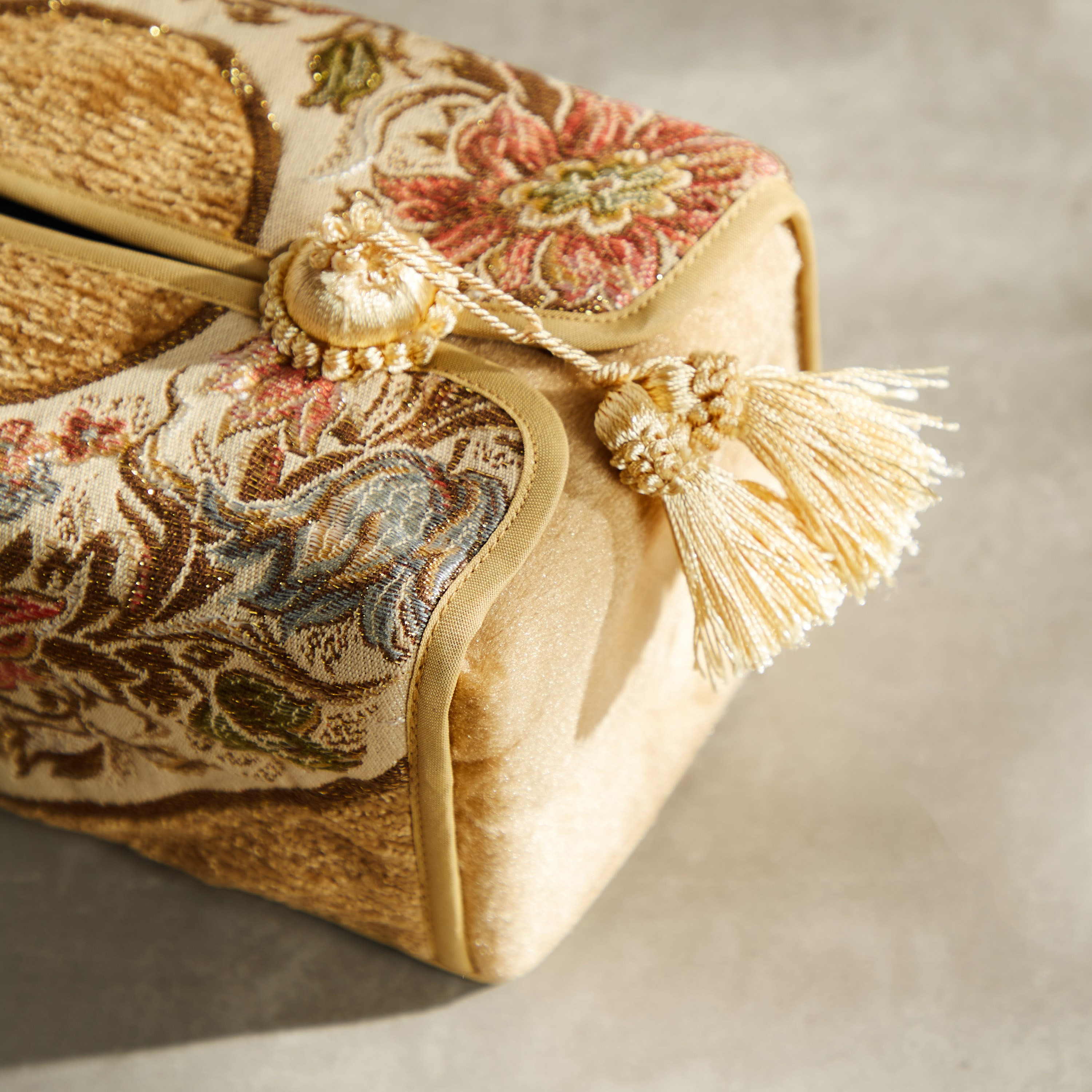 Majolika Tissue Box Cover-household-dining-tablelinen-napkinsandaccessories-image-2