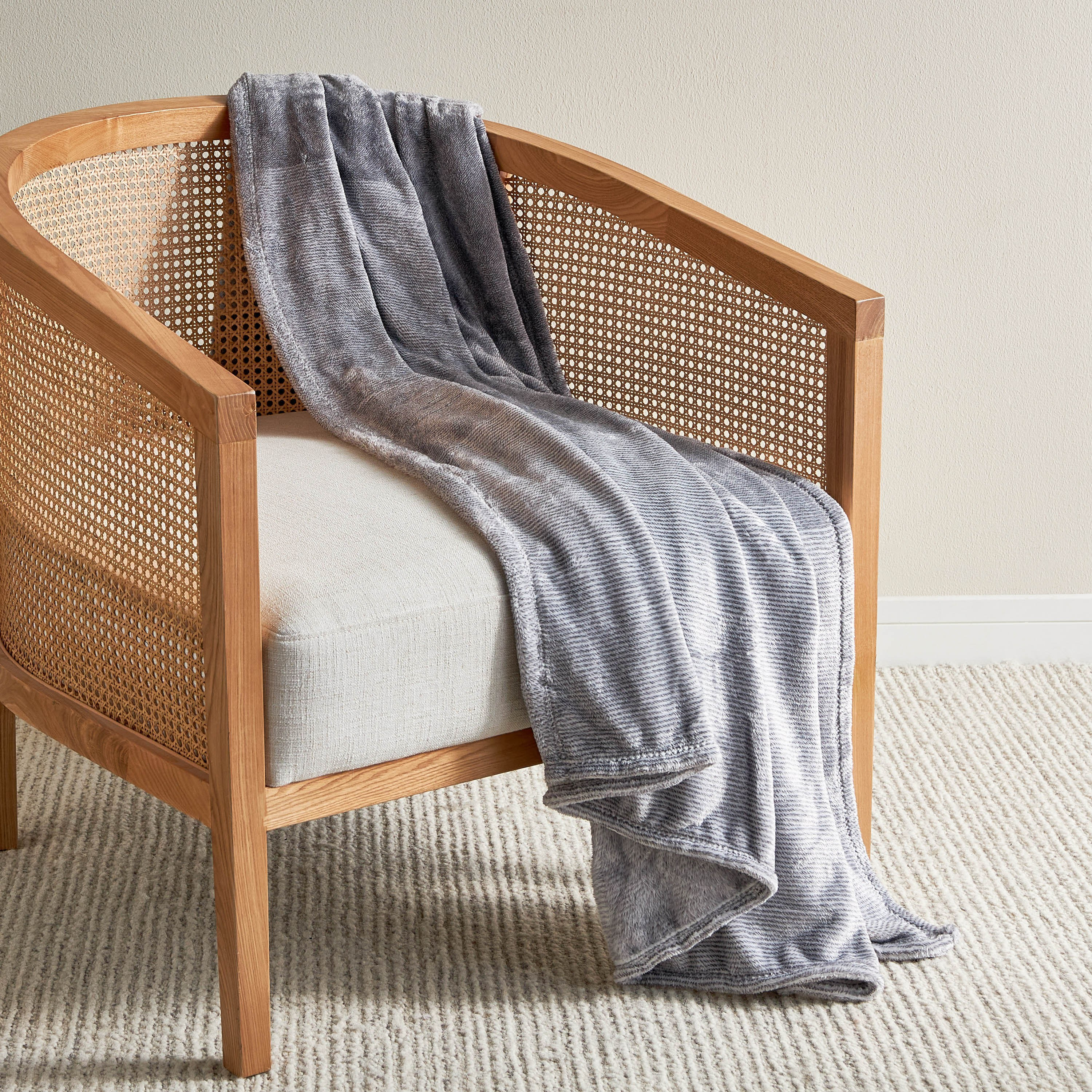 Radiant Throw - 150x200 cms