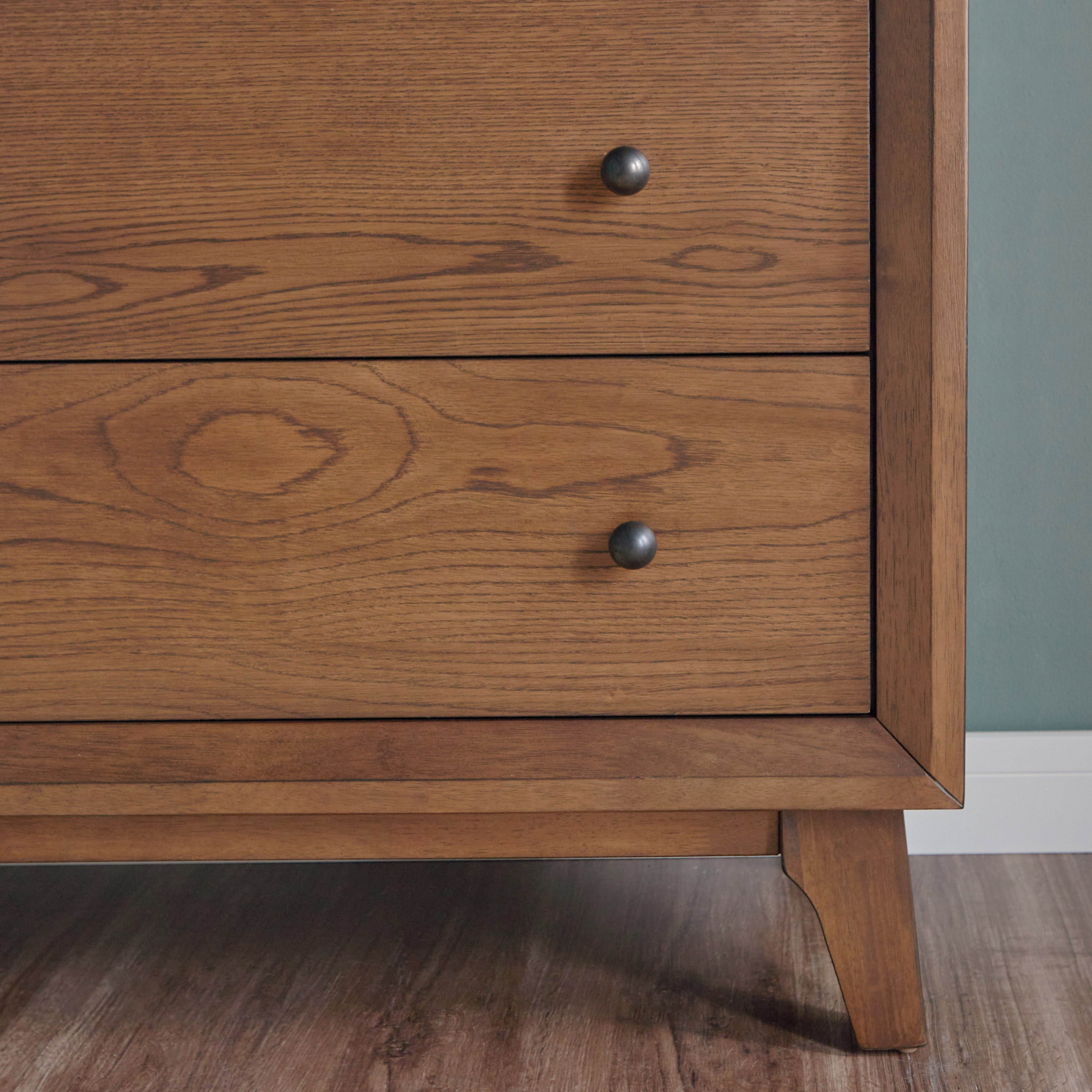 Modern oak online chest of drawers