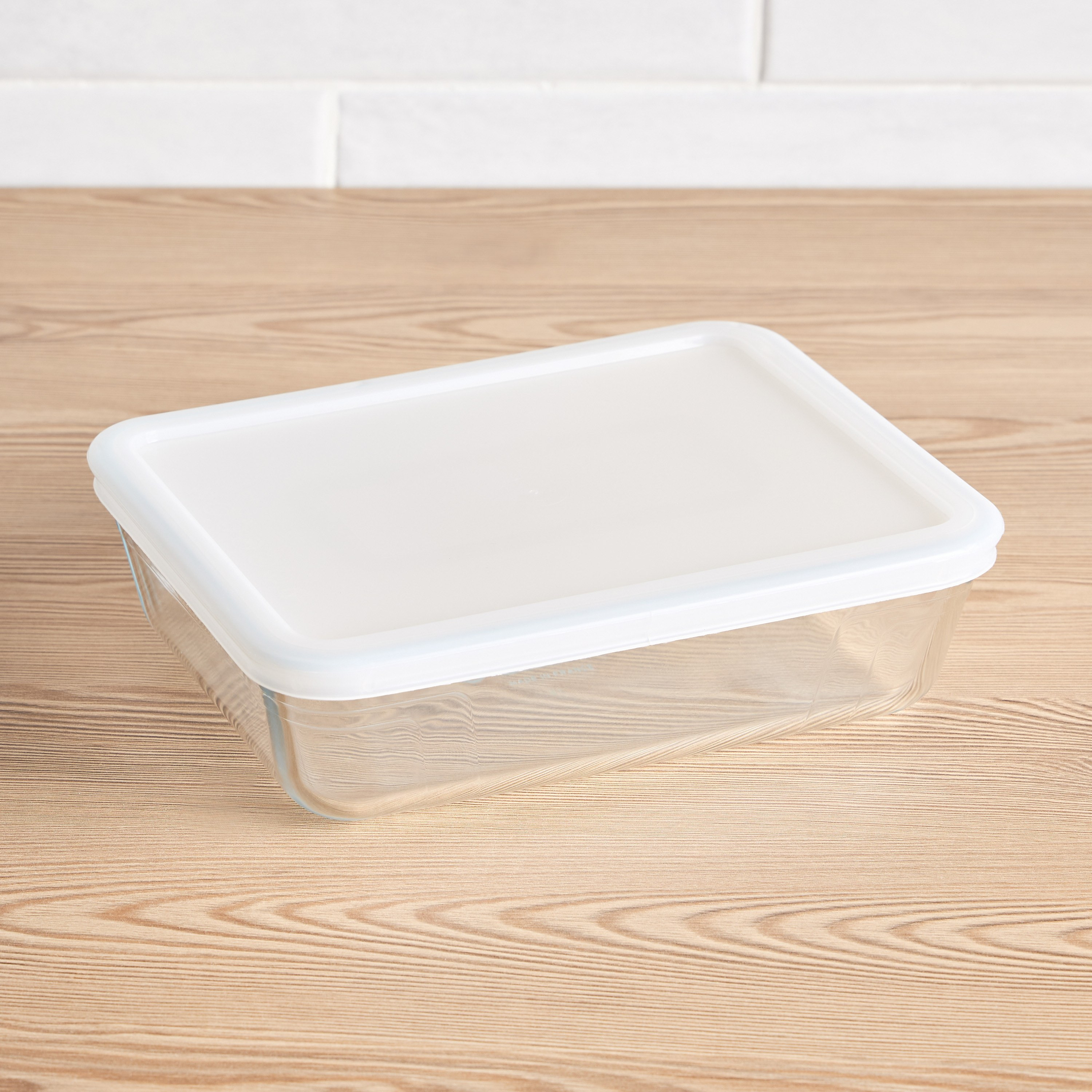 Pyrex Rectangular Dish with Lid - 1.5 L