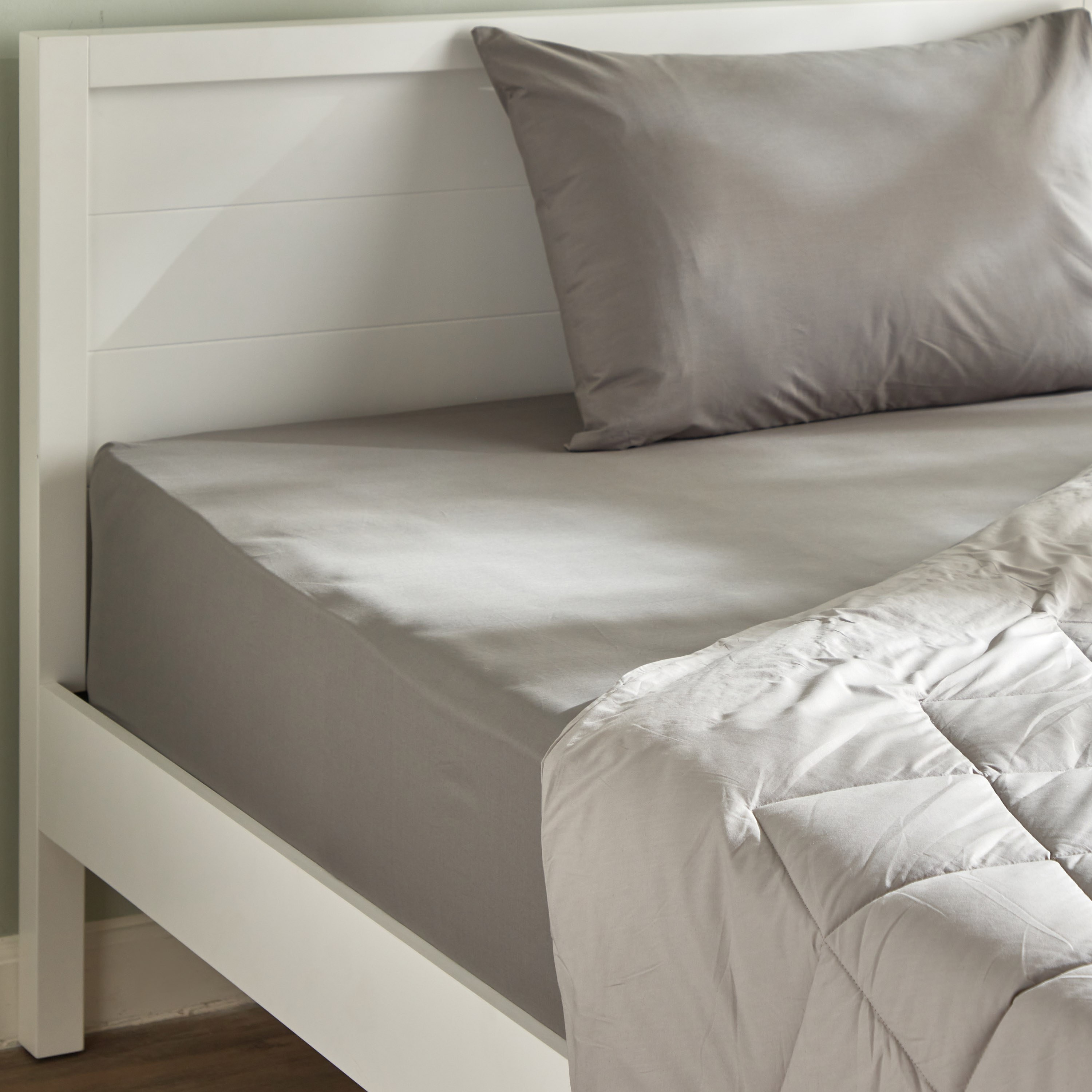 Serenity Solid Full Fitted Sheet - 120x200 cm