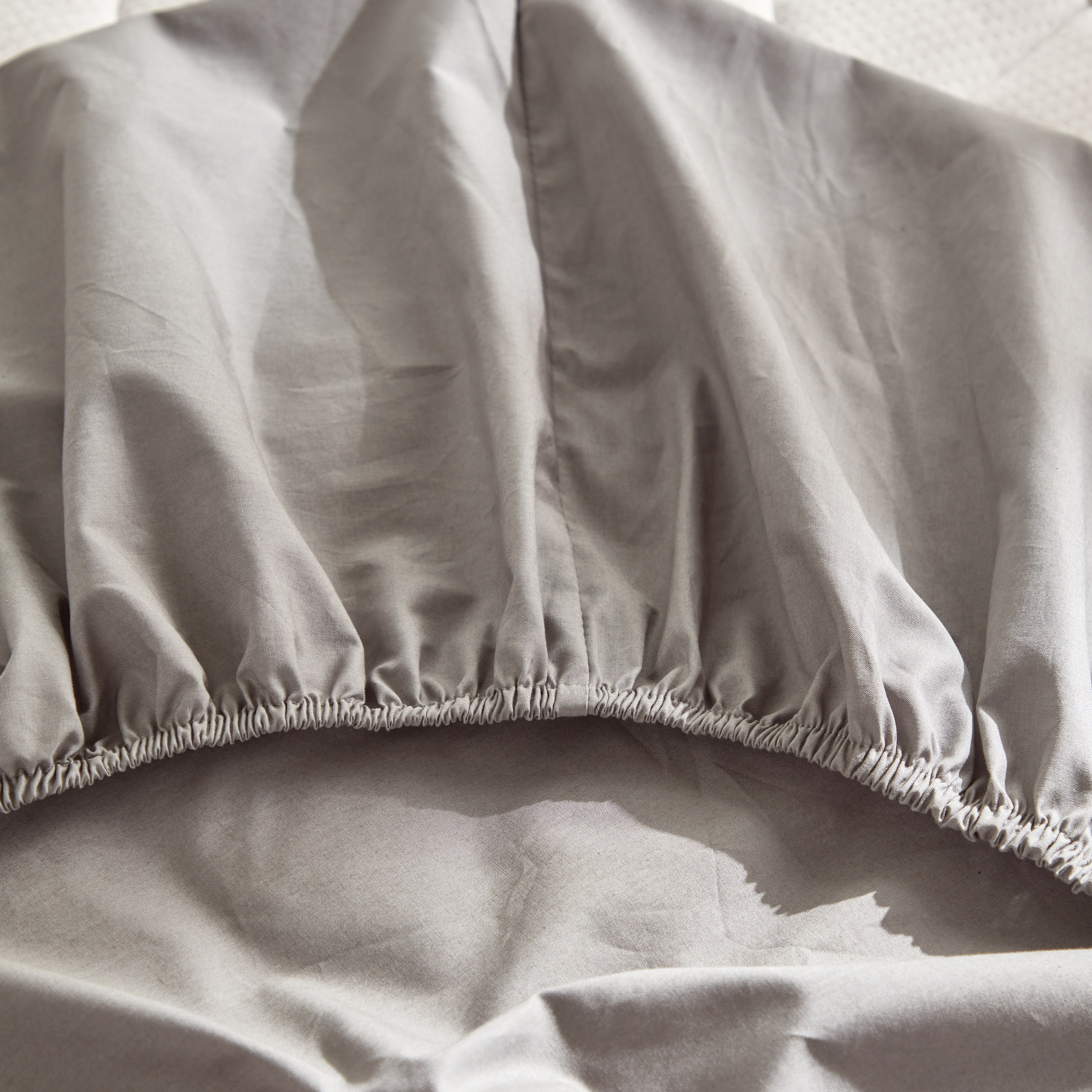 Serenity Solid Single Fitted Sheet - 90x200 cm-kids-beddingandwindows-bedding-fittedandflatsheets-image-3