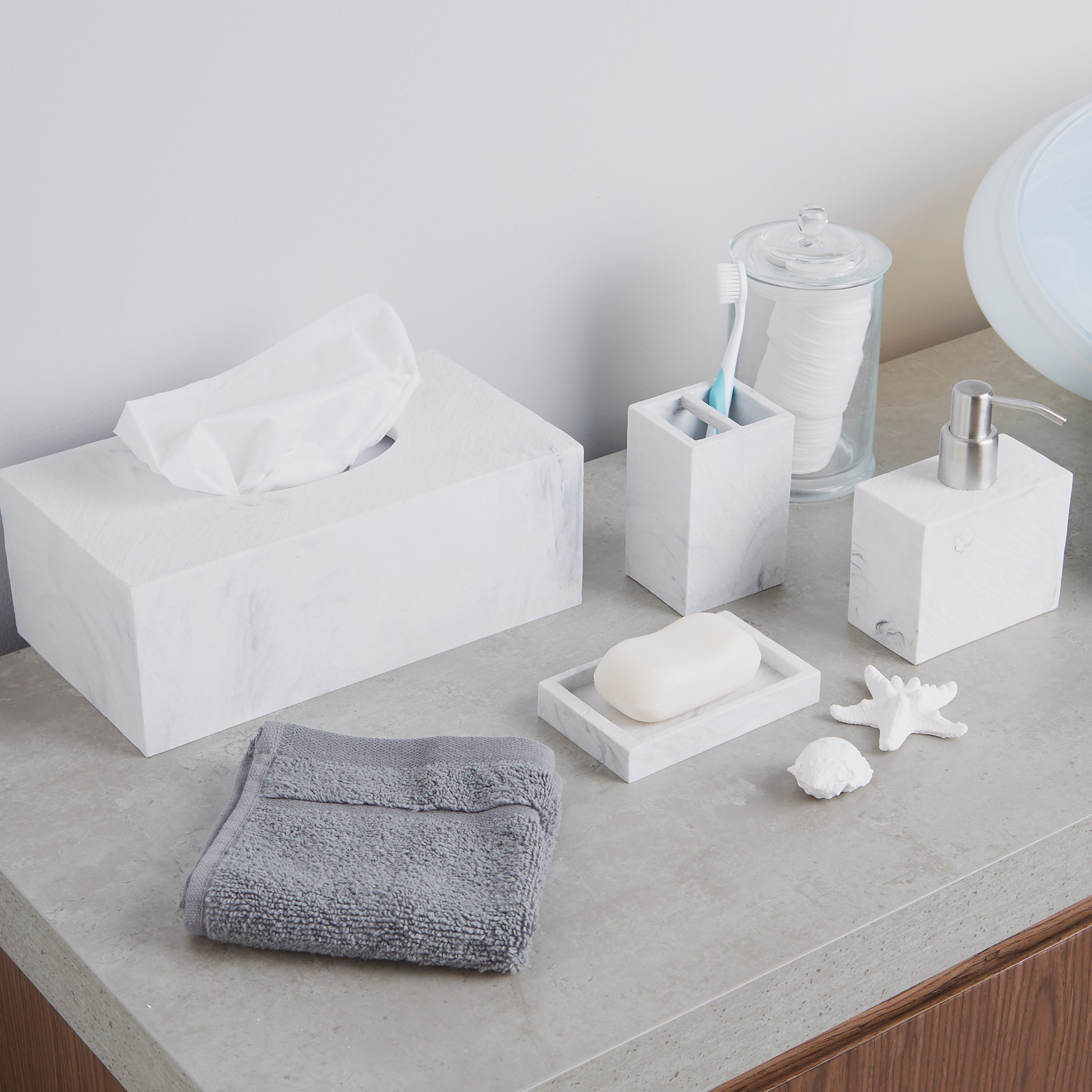 Bathroom deals tissue box