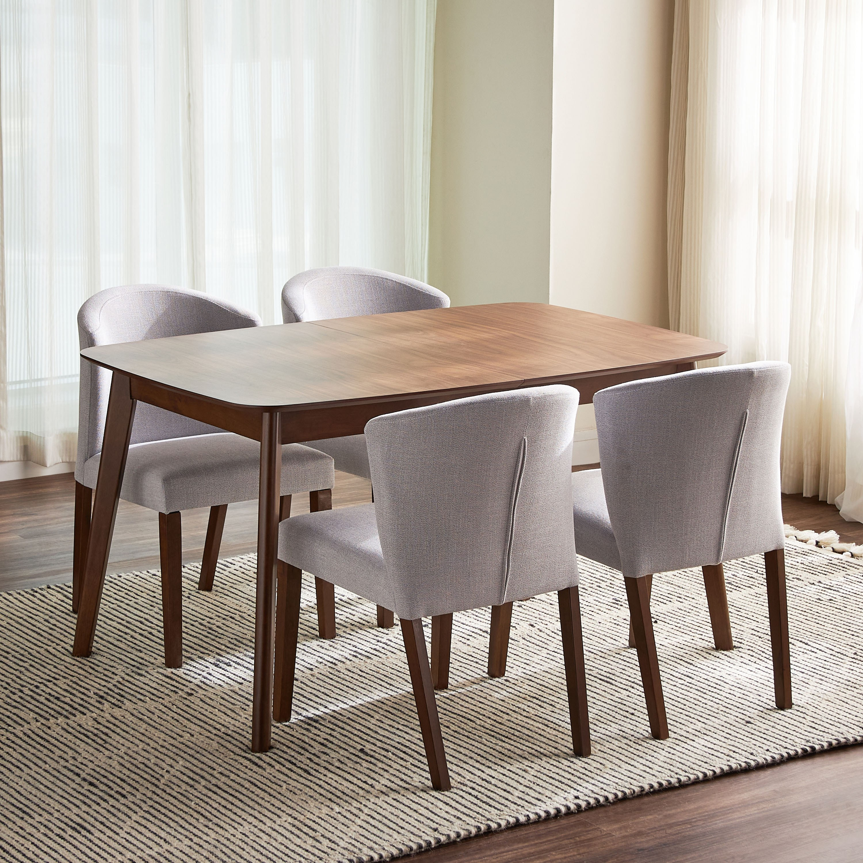 4 seater extendable discount dining table and chairs