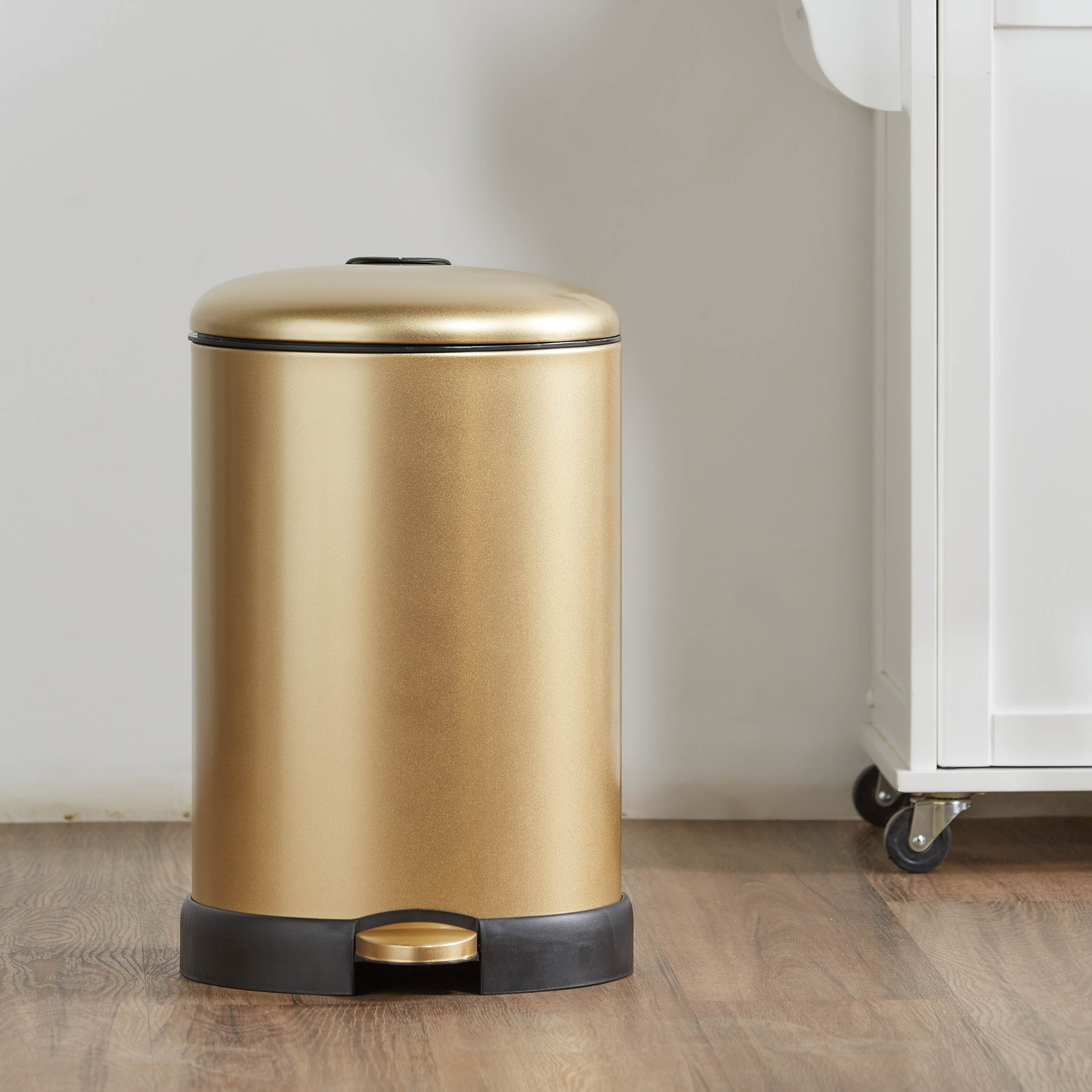 Soft Close Round Step Bin - 20 L-household-bathandlaundry-wastebinsandaccessories-image-1