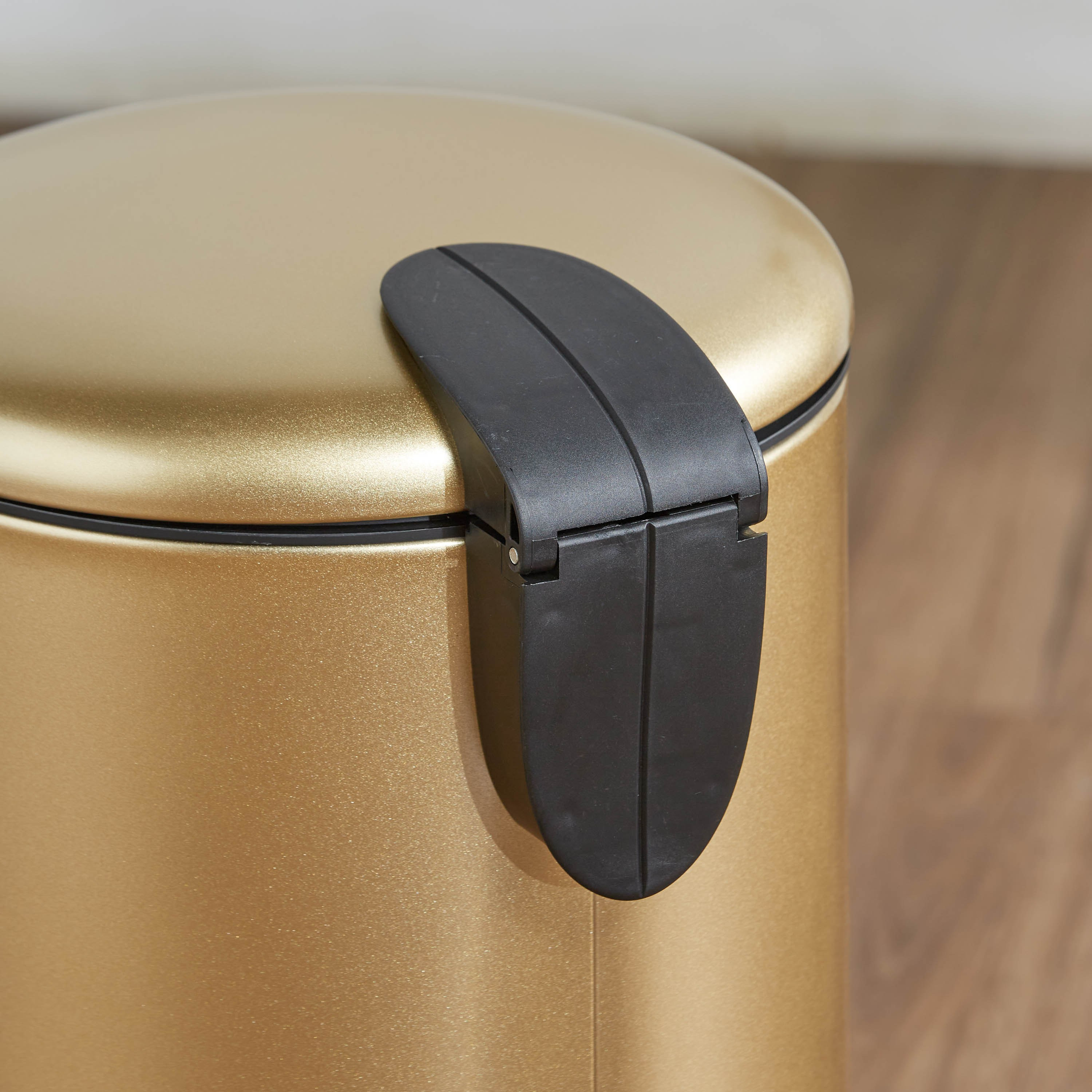 Soft Close Round Step Bin - 20 L-household-bathandlaundry-wastebinsandaccessories-image-4