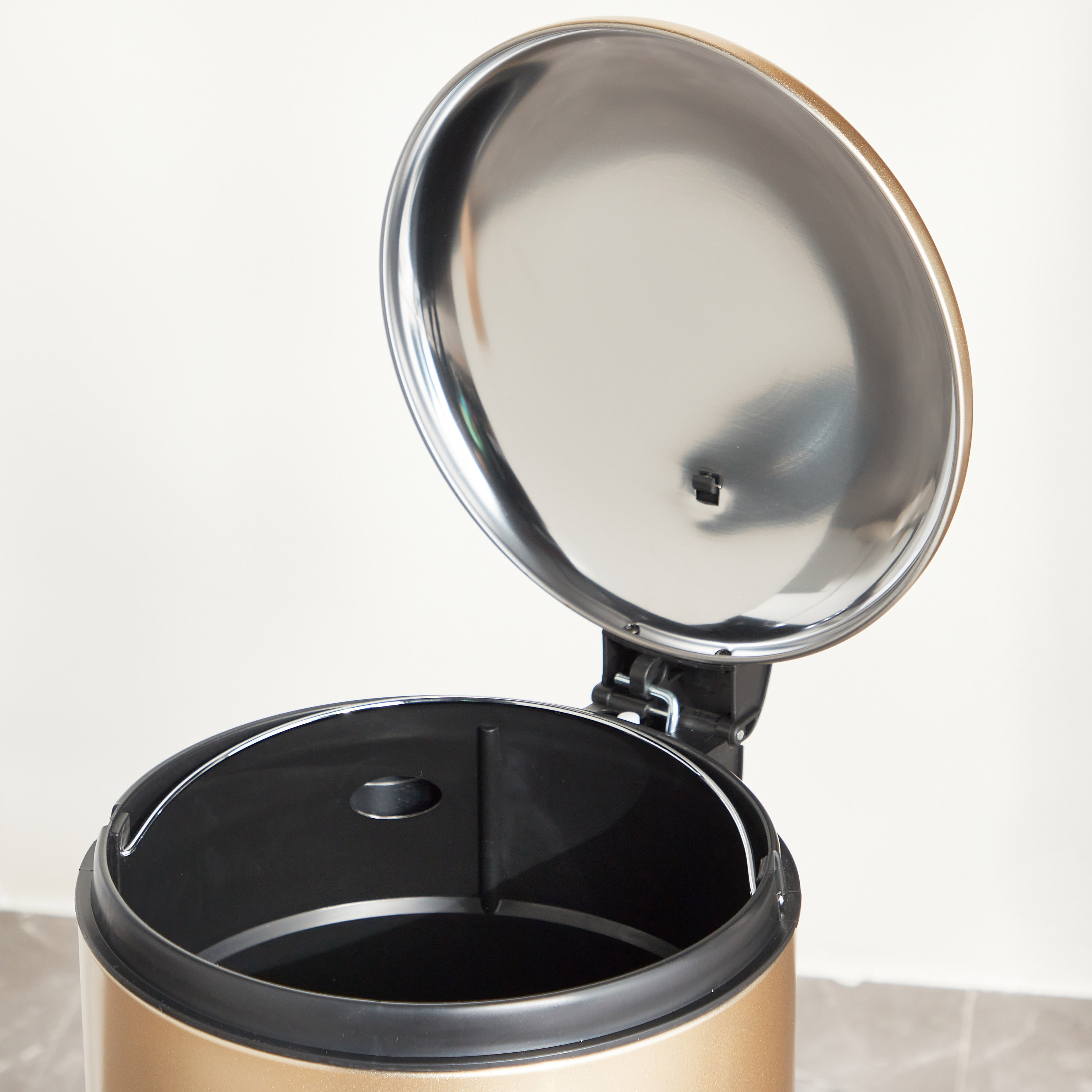 Soft Close Round Step Bin - 30 L-household-bathandlaundry-wastebinsandaccessories-image-3