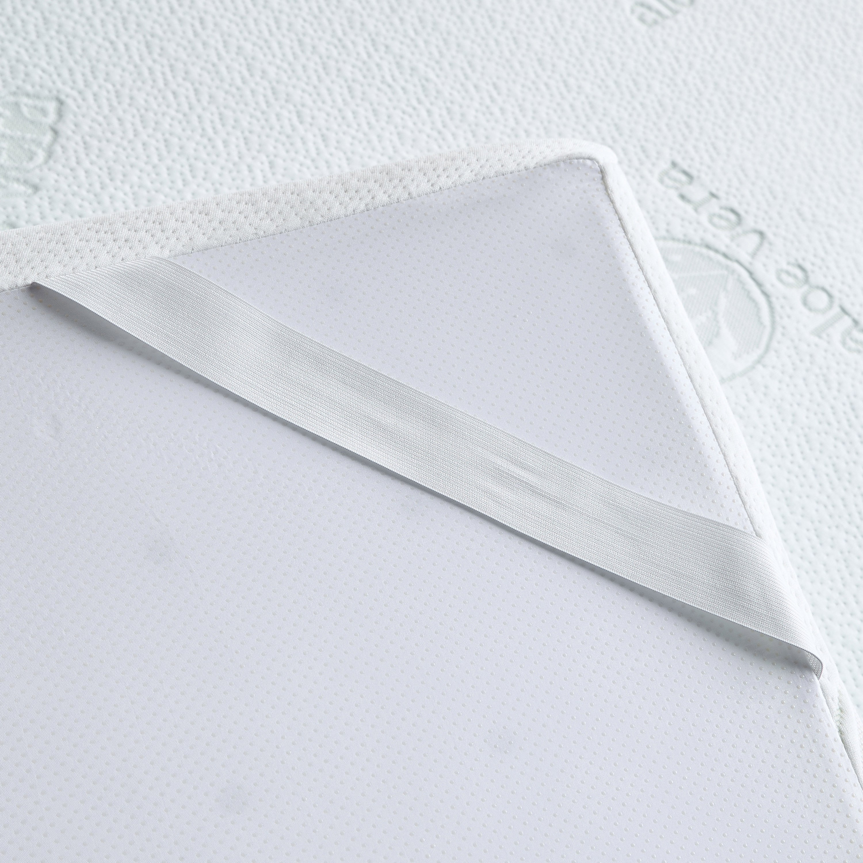 Healthguard Aloe Vera Memory Foam Mattress Topper - 180x210 cm-household-bedding-mattresstoppersandprotectors-mattresstoppers-image-3