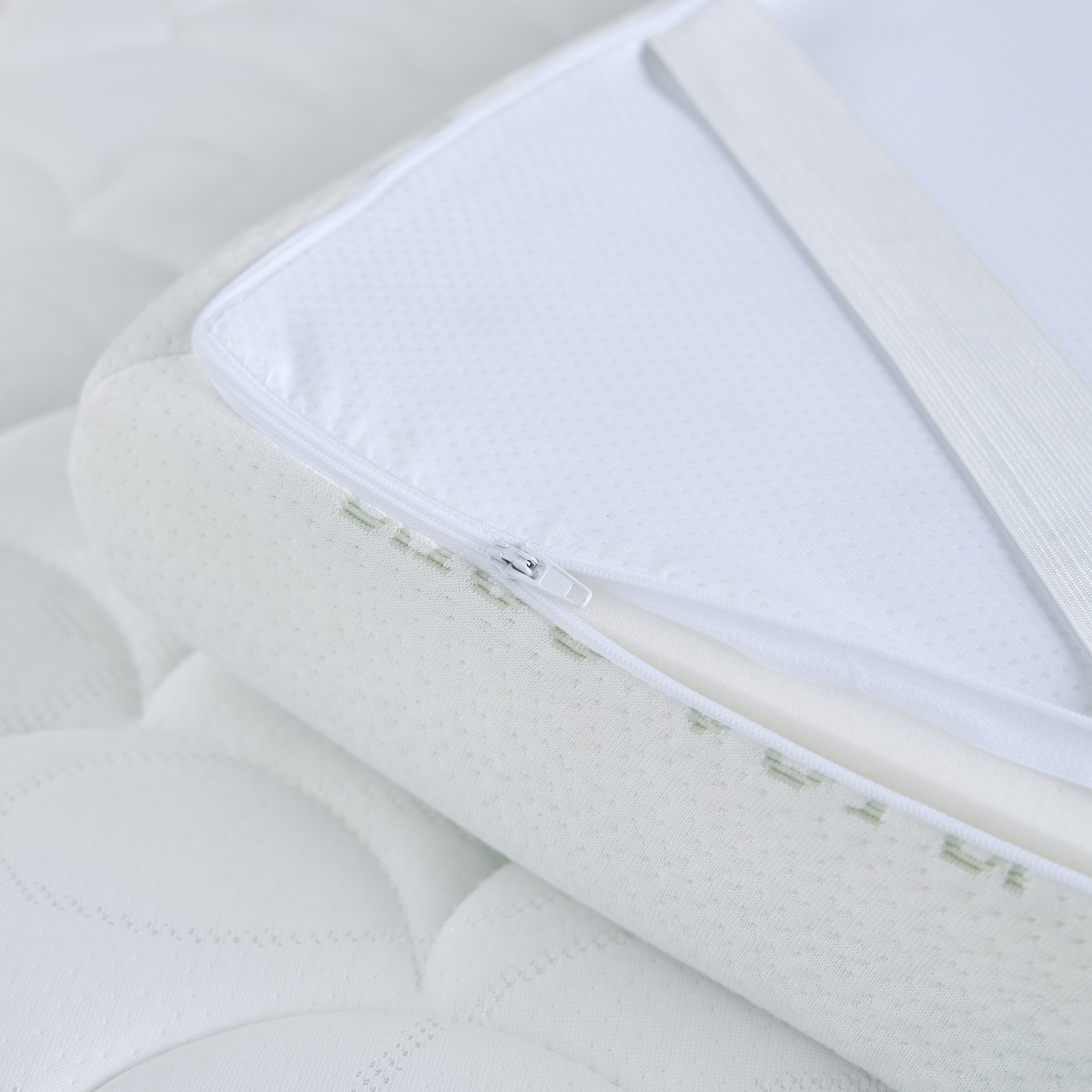 Healthguard Aloe Vera Memory Foam Mattress Topper- 200x210 cm-household-bedding-mattresstoppersandprotectors-mattresstoppers-image-4