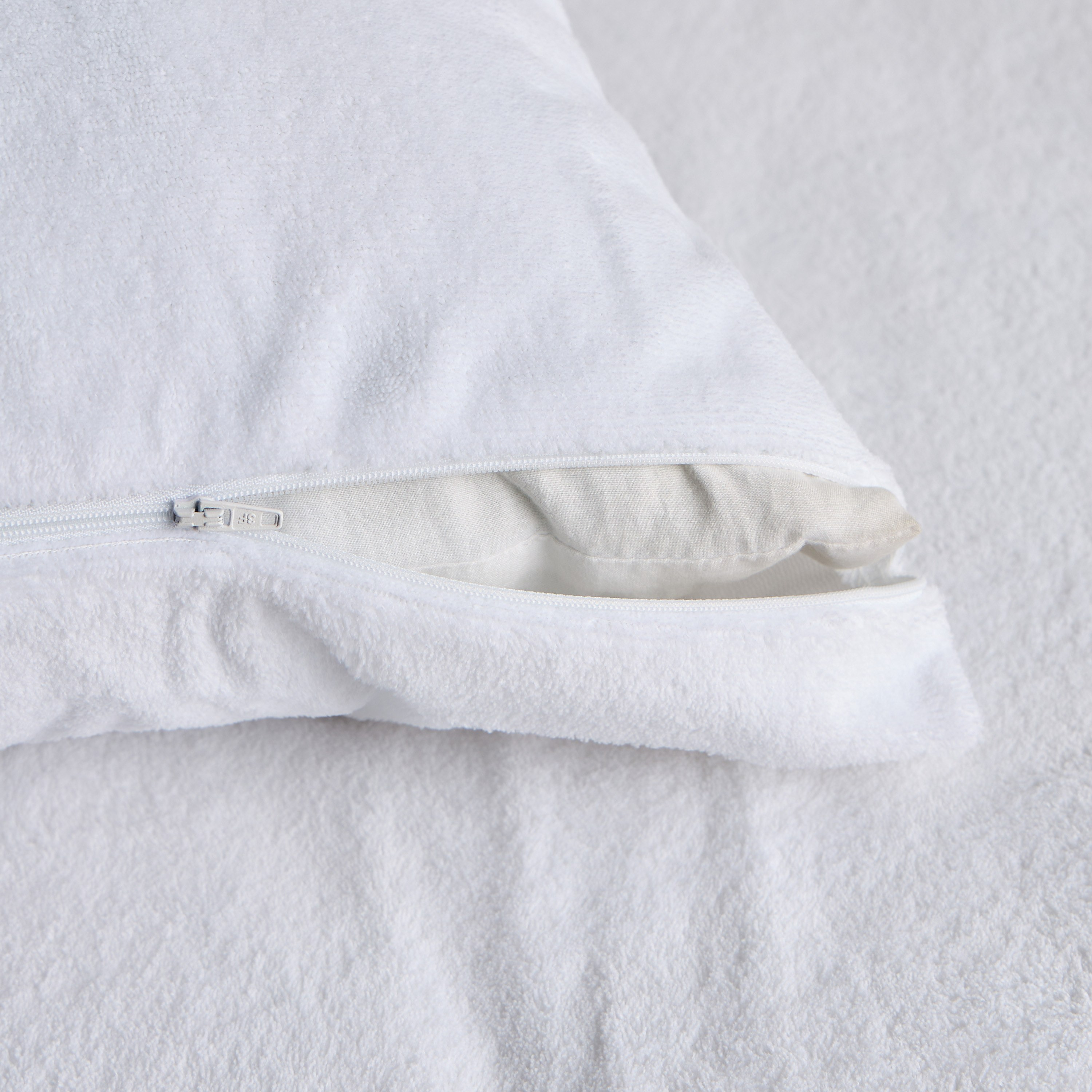 Coral Fleece Waterproof Pillow Protector - 50x75 cm-household-bedding-mattresstoppersandprotectors-pillowprotectors-image-3