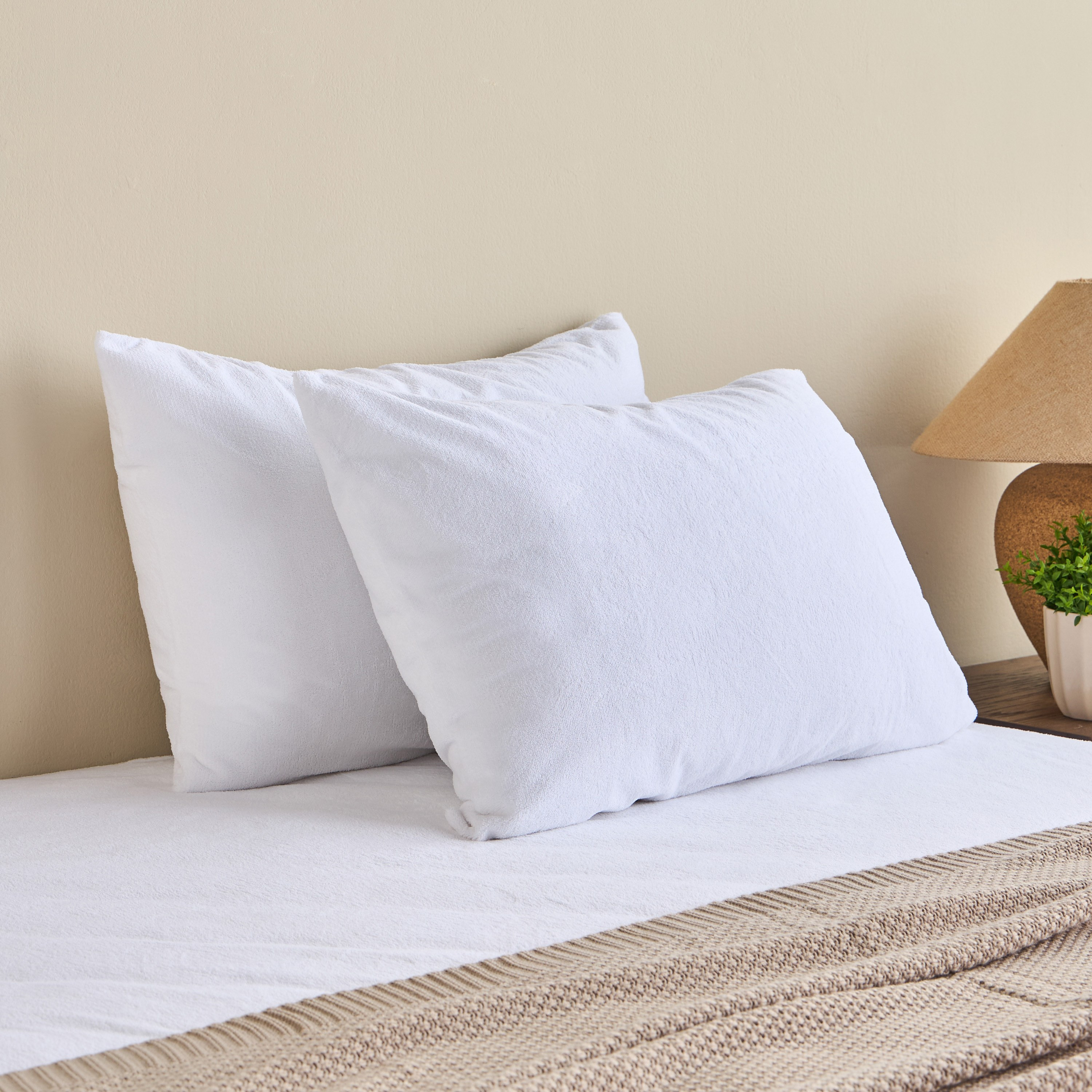 Coral Fleece Waterproof Pillow Protector - 50x75 cm-household-bedding-mattresstoppersandprotectors-pillowprotectors-image-4