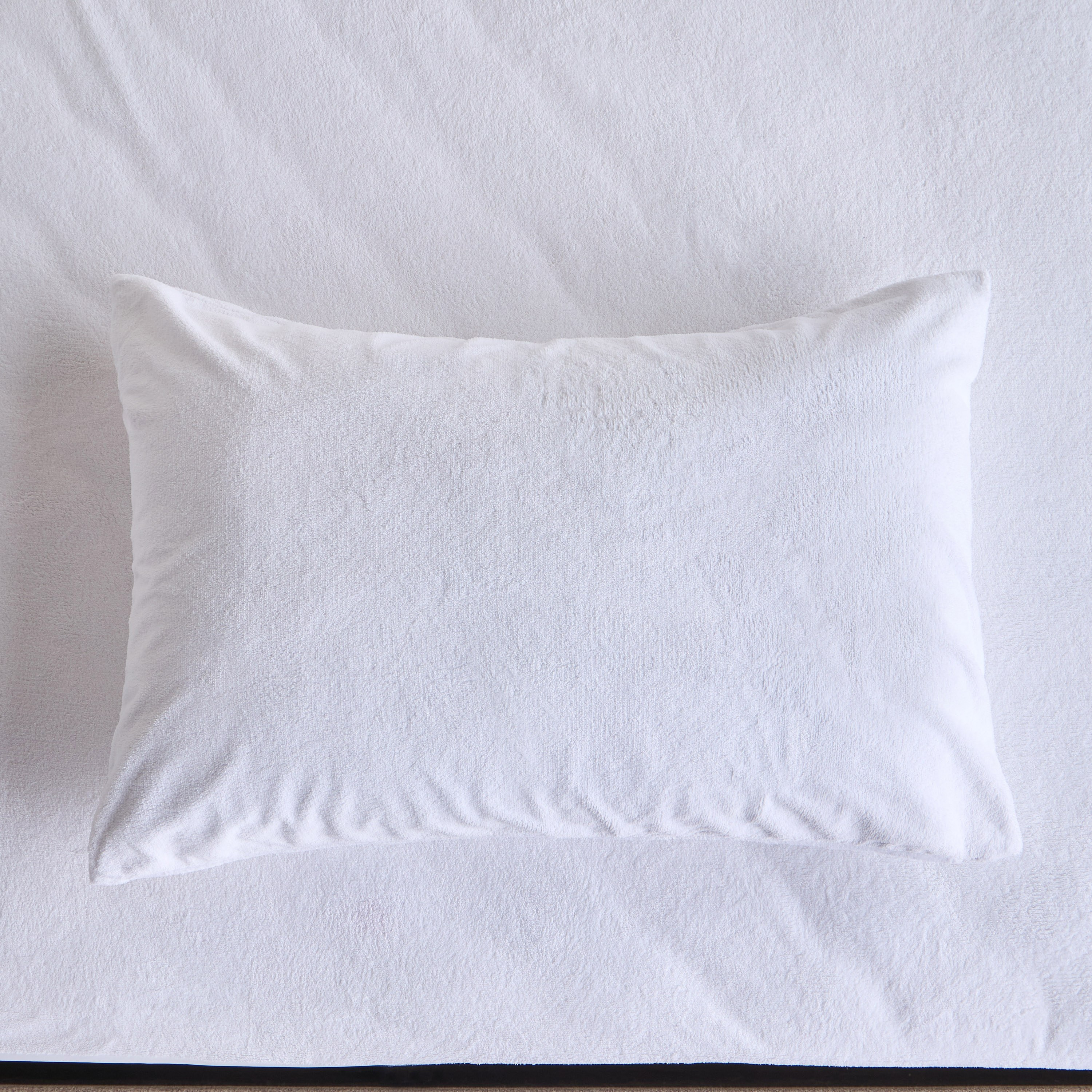 Coral Fleece Waterproof Pillow Protector - 50x75 cm-household-bedding-mattresstoppersandprotectors-pillowprotectors-image-6