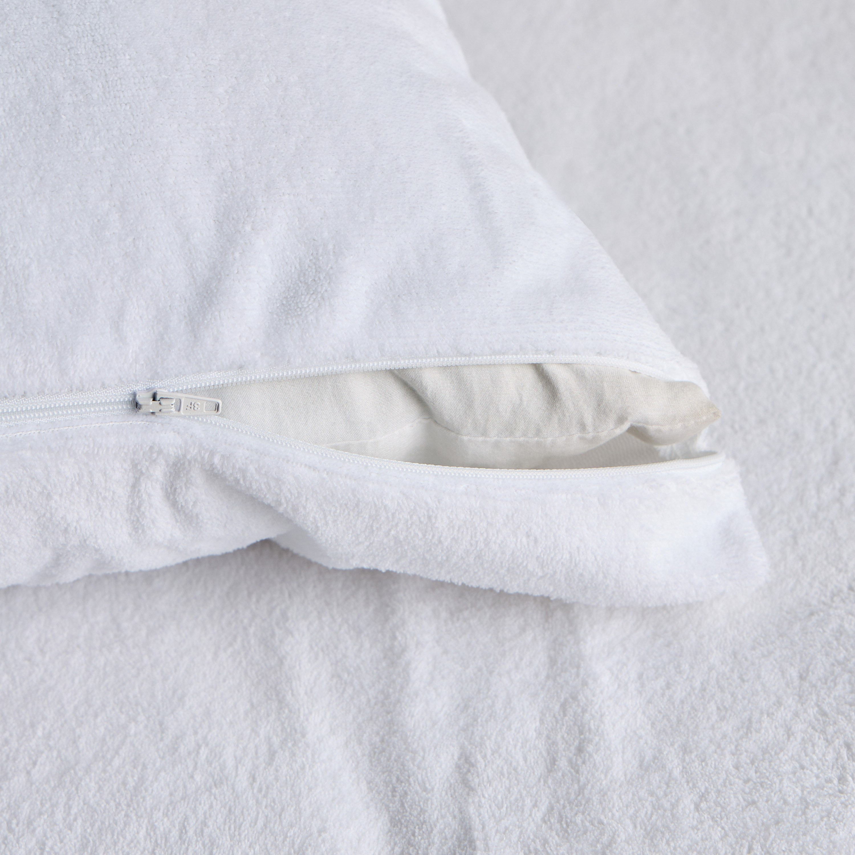 Coral Pillow Protector - 50x90 cm-household-bedding-mattresstoppersandprotectors-pillowprotectors-image-3