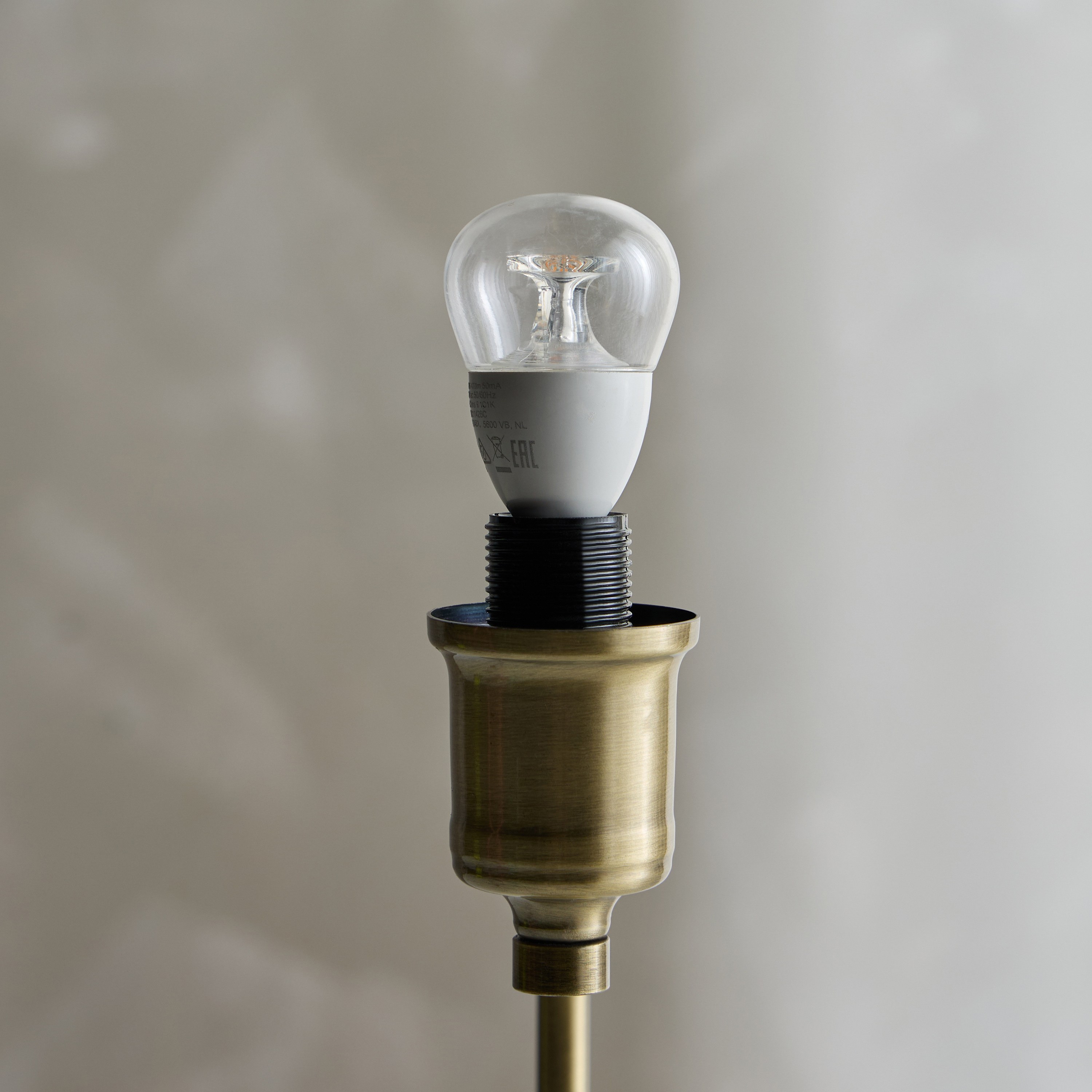 لمبة P45 إل إي دي من فيليبس - E14 470 لومن أبيض دافئ-household-lighting-bulbsandbatteries-bulbs-image-2