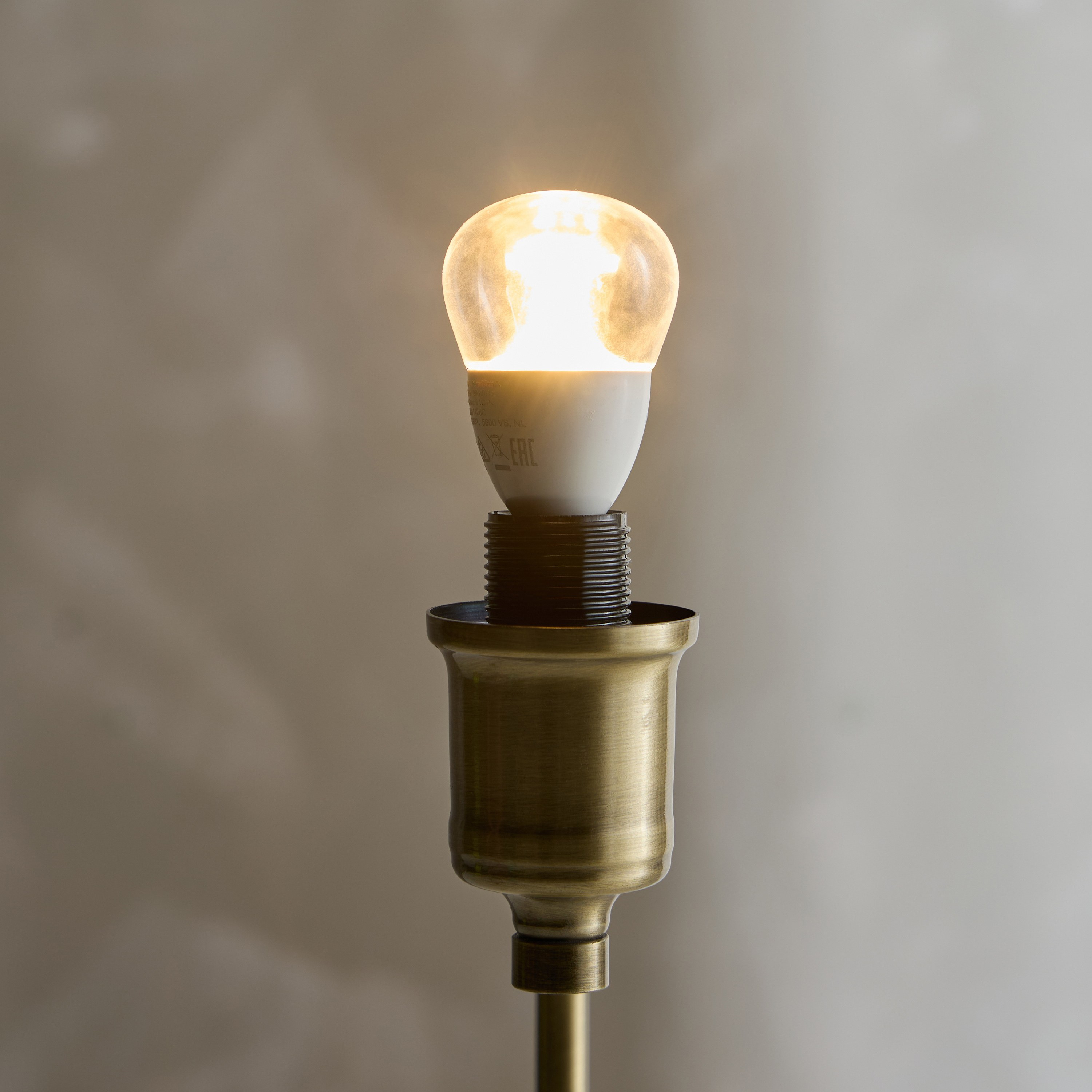 لمبة P45 إل إي دي من فيليبس - E14 470 لومن أبيض دافئ-household-lighting-bulbsandbatteries-bulbs-image-3