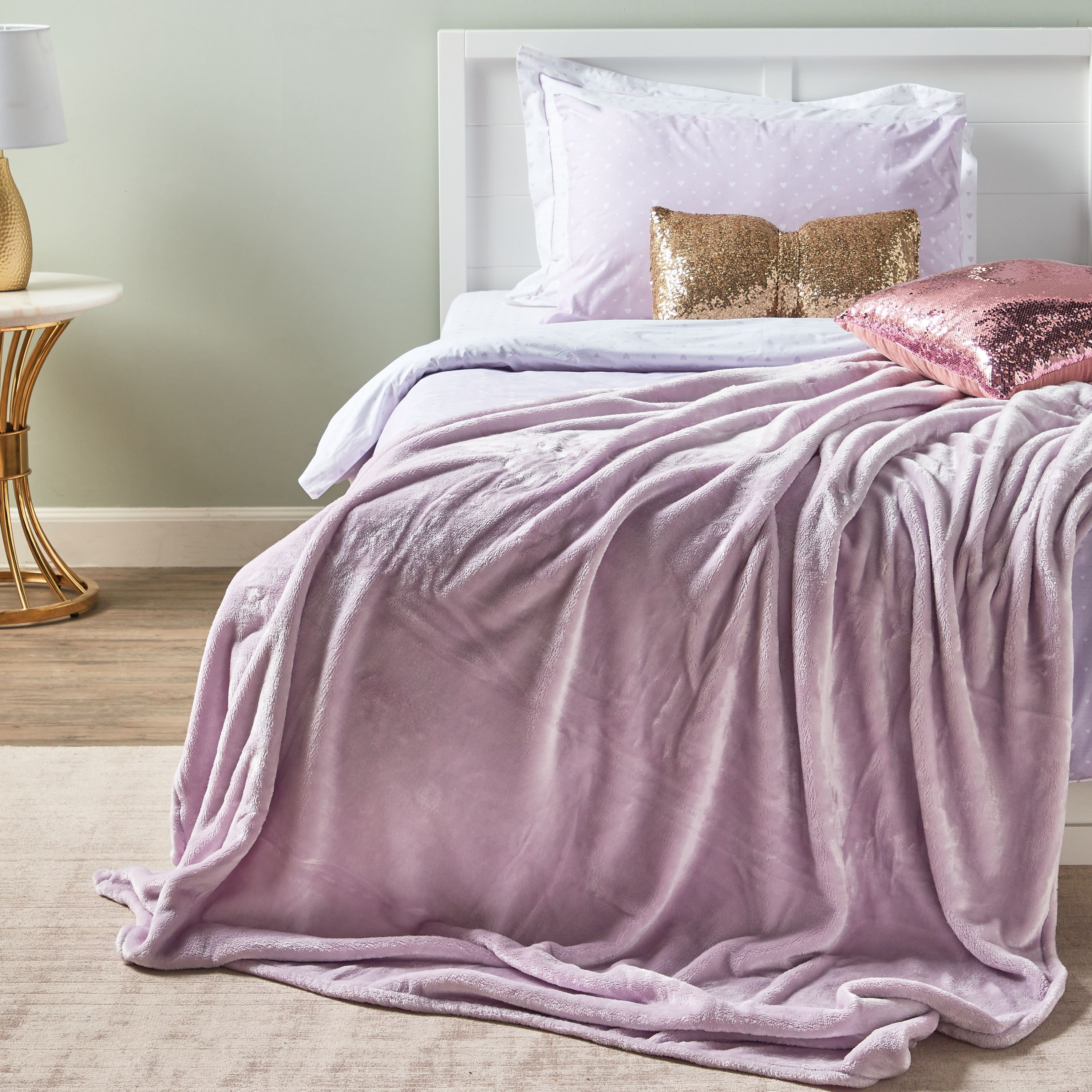 Luxury Rectangular Plush Blanket - 150x200 cms-babyandkids-beddingandwindows-bedding-blanketsandquilts-image-4