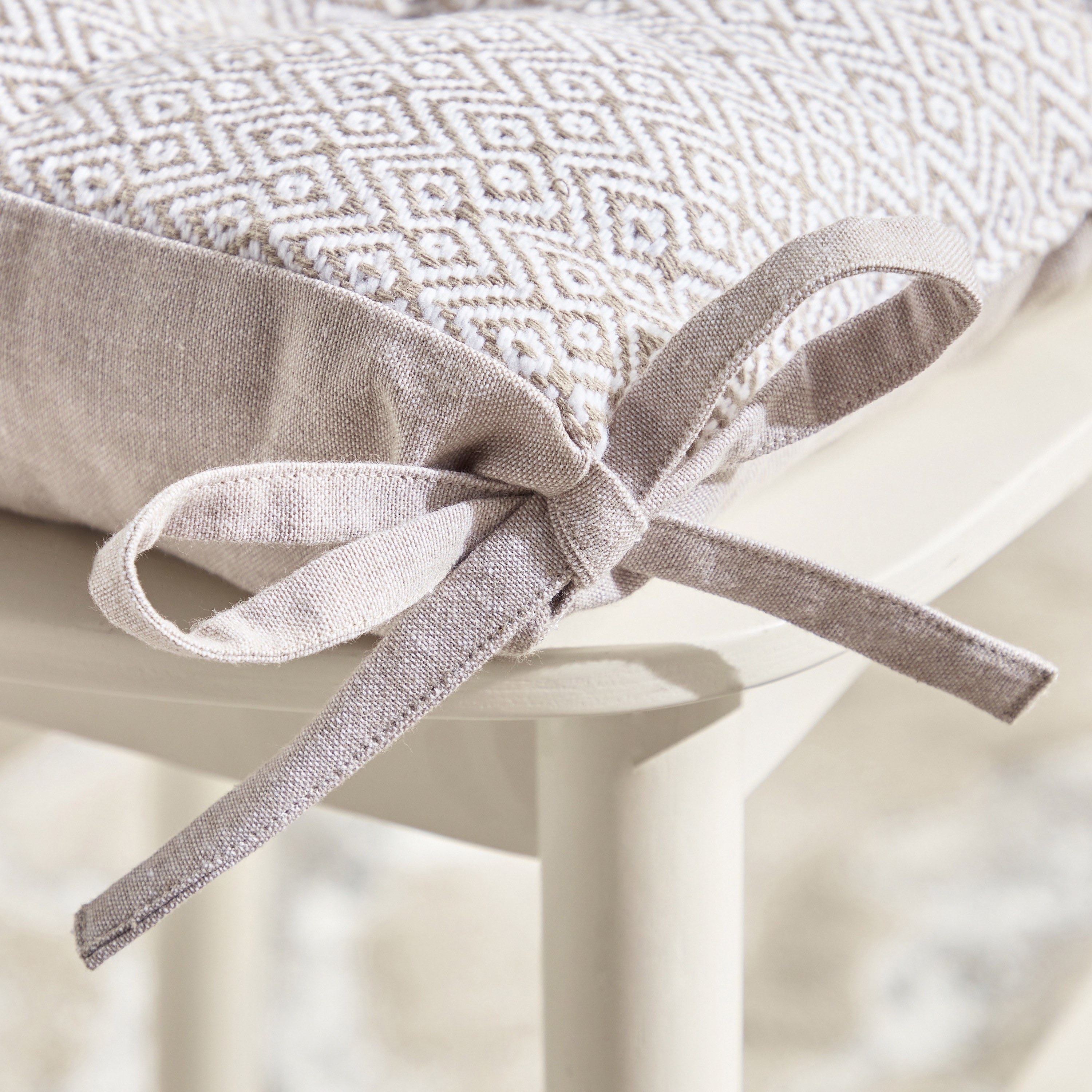 Diamond Embroidered Chair Pad with Tie Ups - 40x40 cms-household-cushionsandthrows-chairpads-image-2