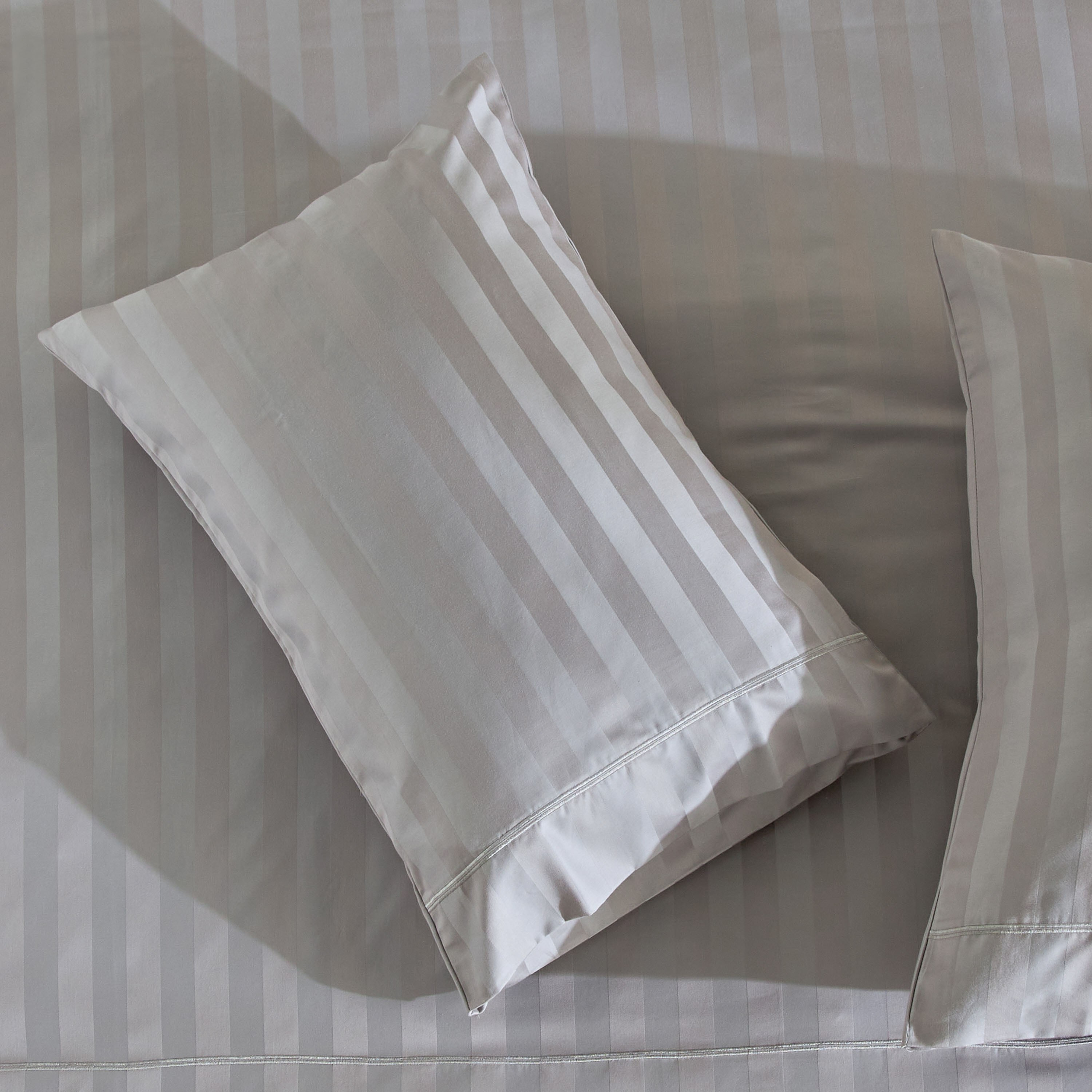 Satin Stripe Pima Cotton Sateen 525 Thread Count 3-Piece Super King Duvet Cover Set - 220x260 cm-household-bedding-duvetandcovers-duvetcovers-image-3