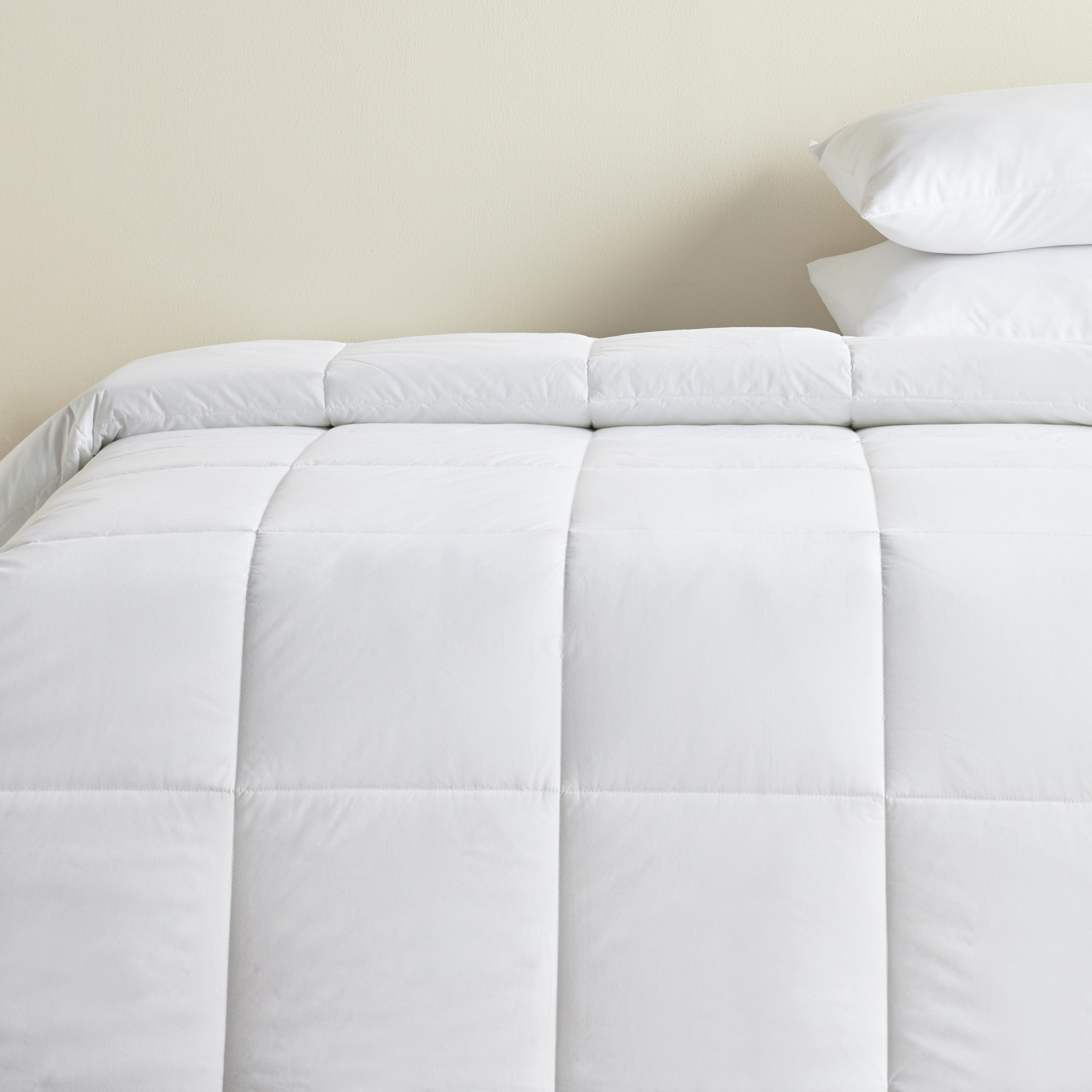 لحاف كينج متوسط الدفء من بديل الريش - ميكرو - 230x220 سم-household-bedding-duvetandcovers-duvets-image-1