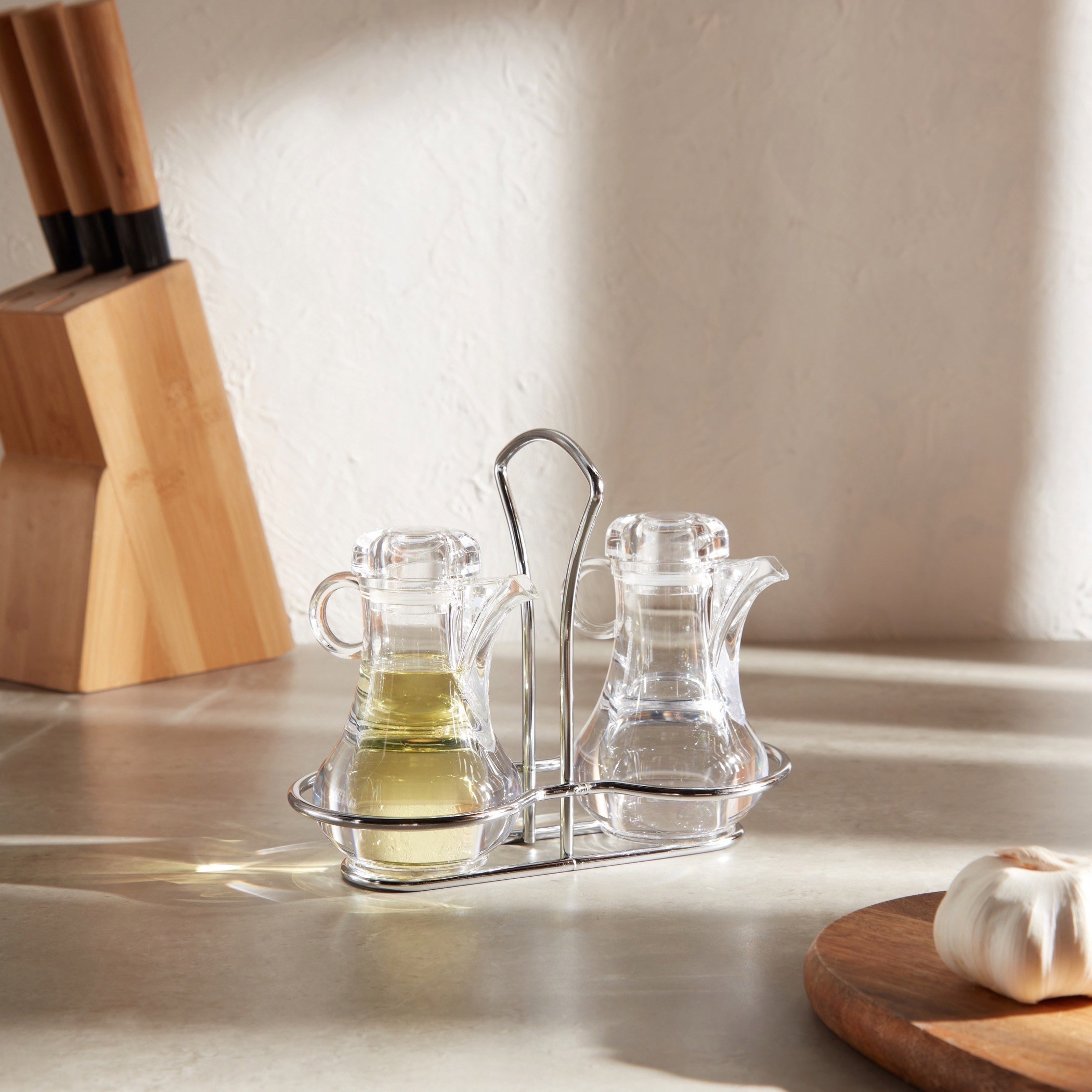 Sheffield Oil and Vinegar Bottles with Metallic Holder-household-kitchen-foodstorage-oilandvinegar-image-3