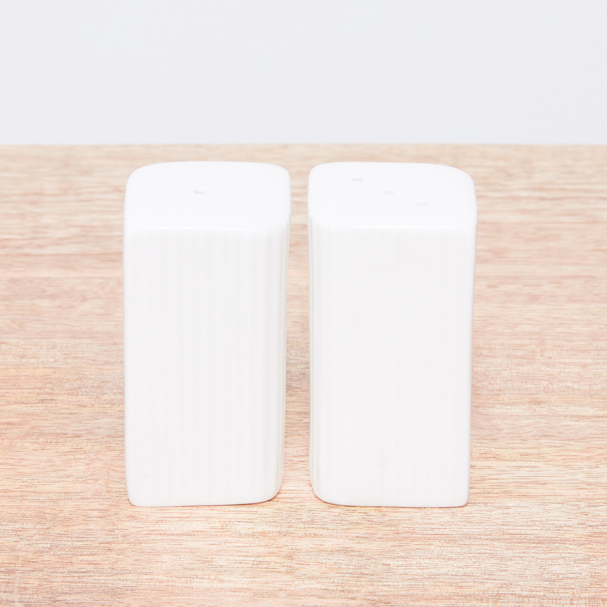 Ripple Textured 2-Piece Salt and Pepper Shaker Set-household-kitchen-foodstorage-saltandpeppershakers-image-2