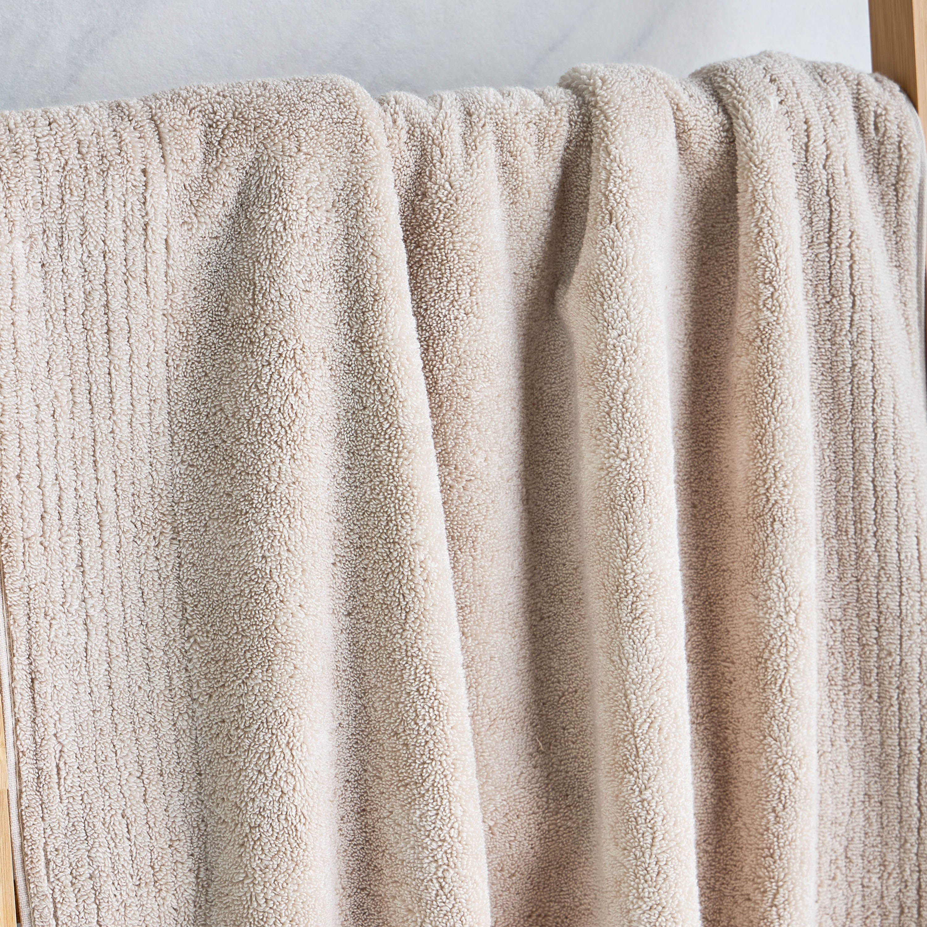 Egyptian 600 GSM Cotton Bath Towel - 70x140 cm-household-bathandlaundry-bathlinen-towels-image-2