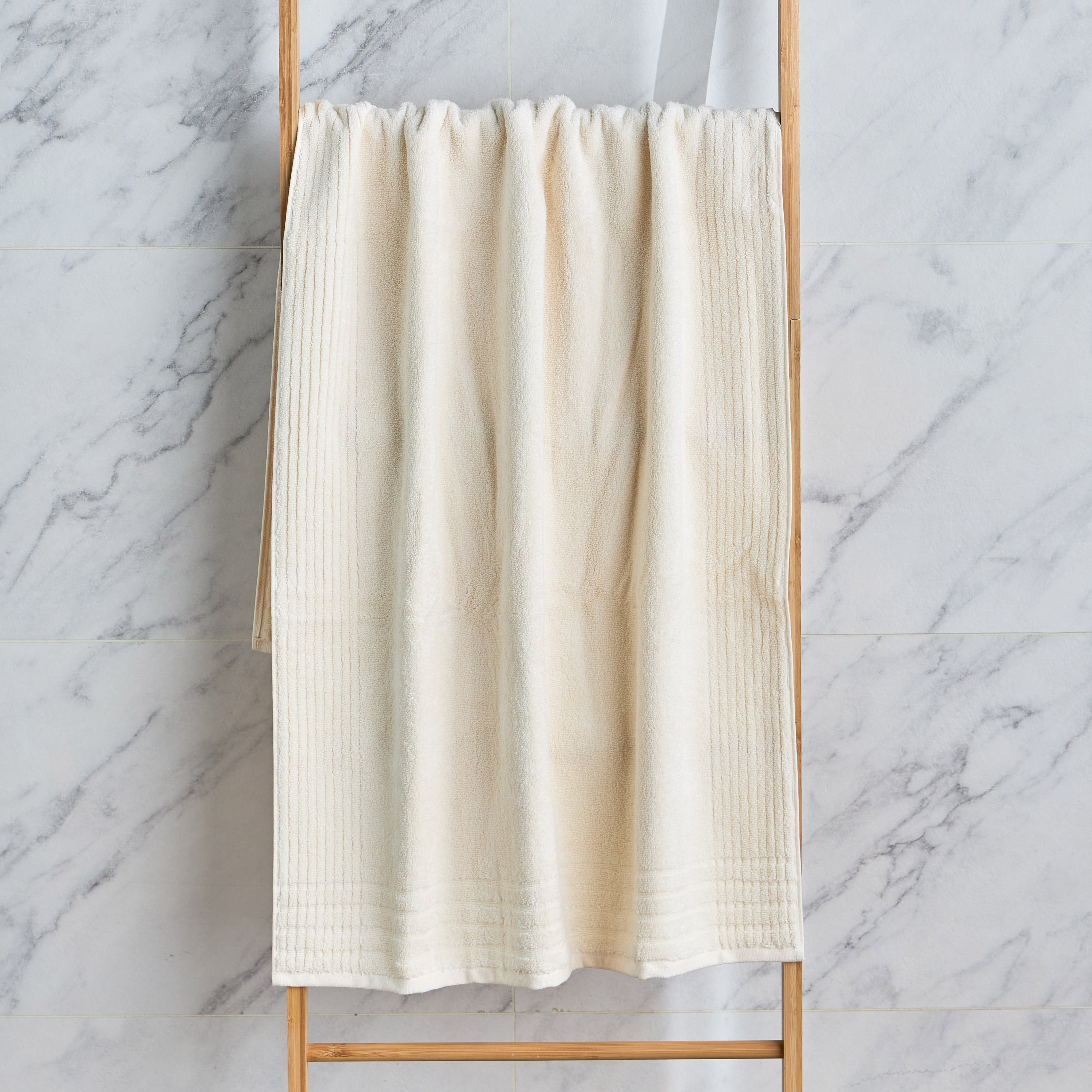 Egyptian 600 GSM Cotton Bath Towel - 70x140 cm-household-bathandlaundry-bathlinen-towels-image-1