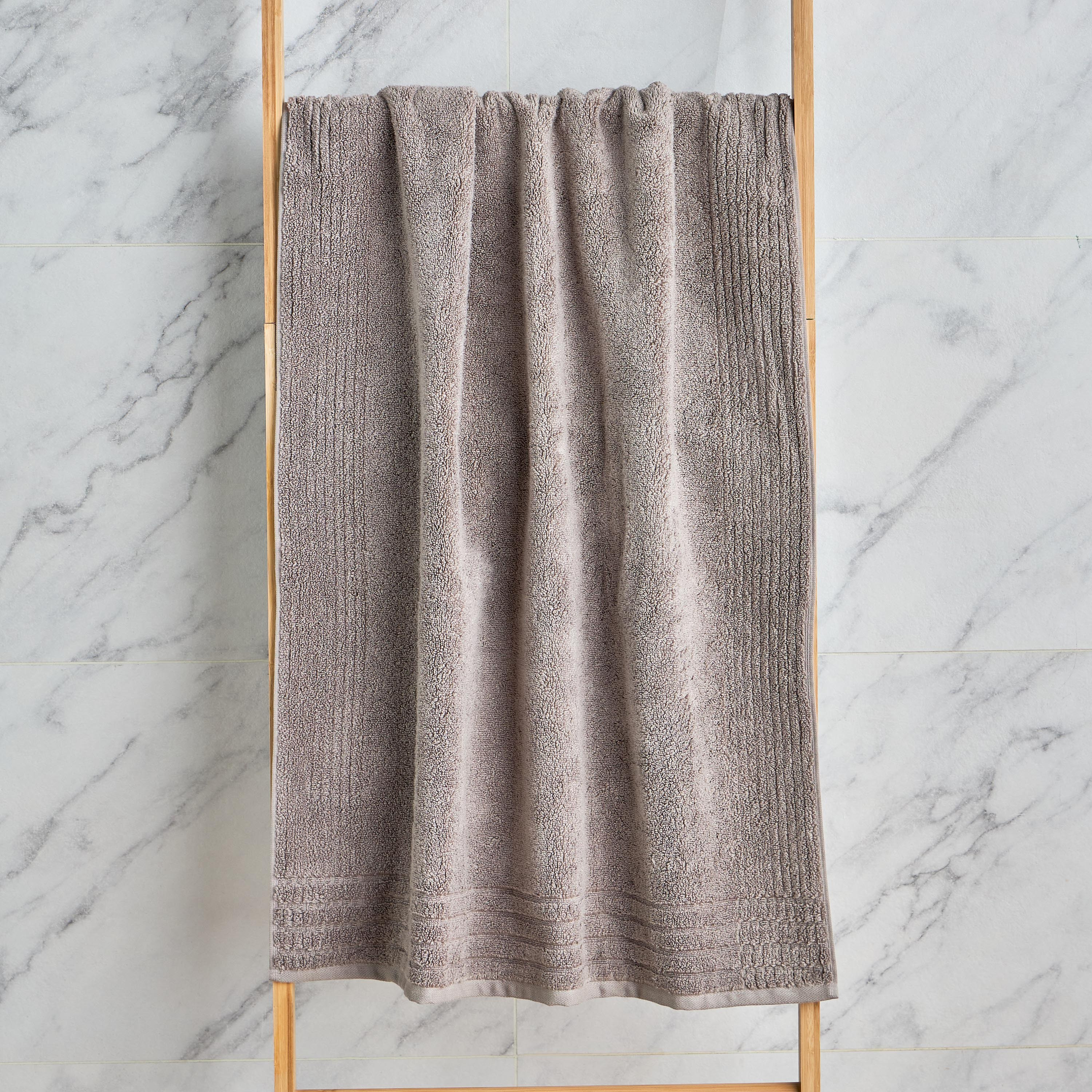 Egyptian 600 GSM Cotton Bath Towel - 70x140 cm-household-bathandlaundry-bathlinen-towels-image-1