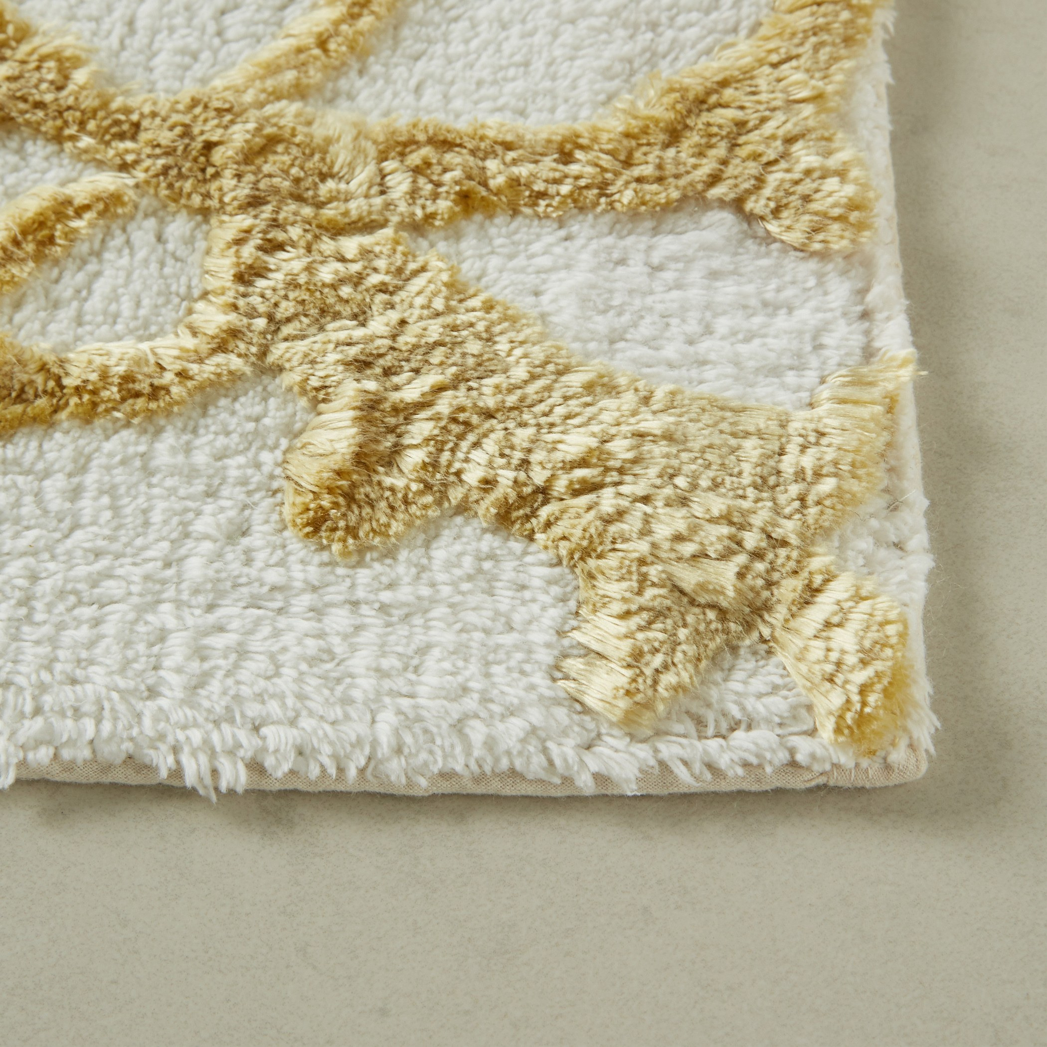 Devario Textured Bath Mat - 60x90 cms-household-bathandlaundry-bathlinen-bathmatsandtubmats-image-2