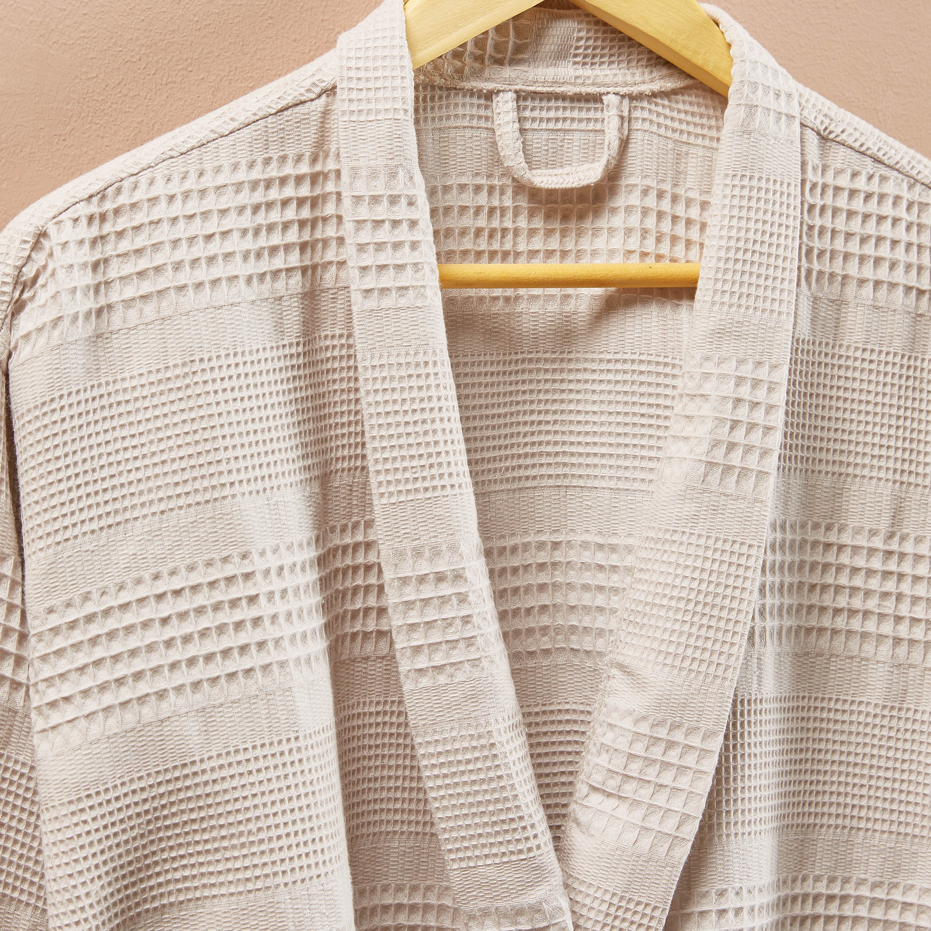روب حمّام بارز الملمس برباط من إنفينيتي-household-bathandlaundry-bathlinen-bathrobesandslippers-bathrobes-image-3