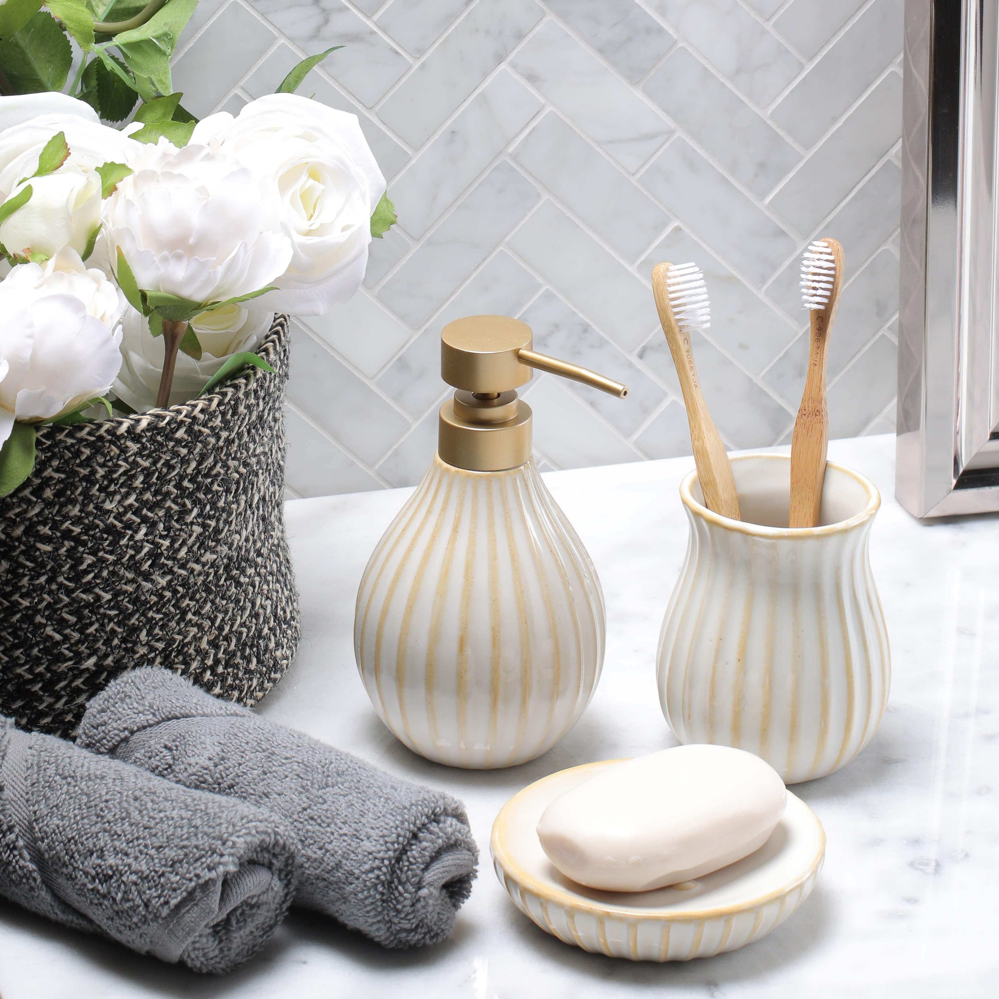 Shop bathroom accessories online