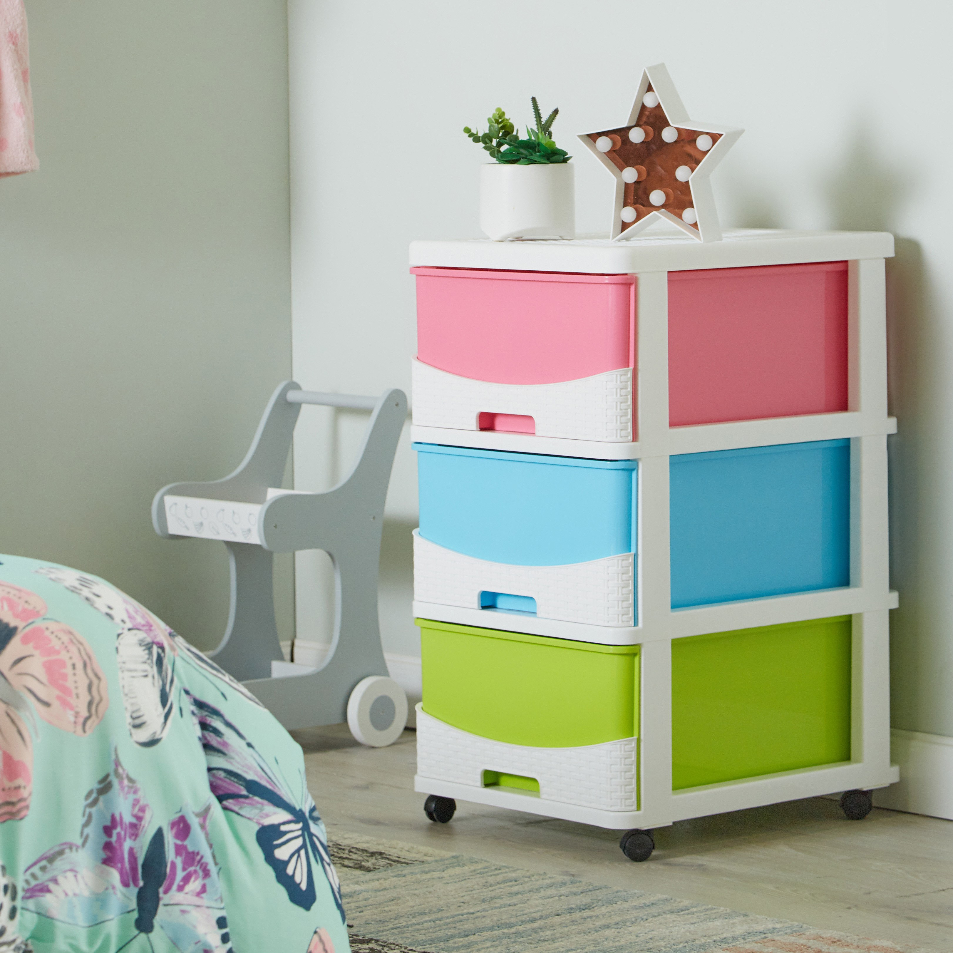 Kids deals plastic drawers