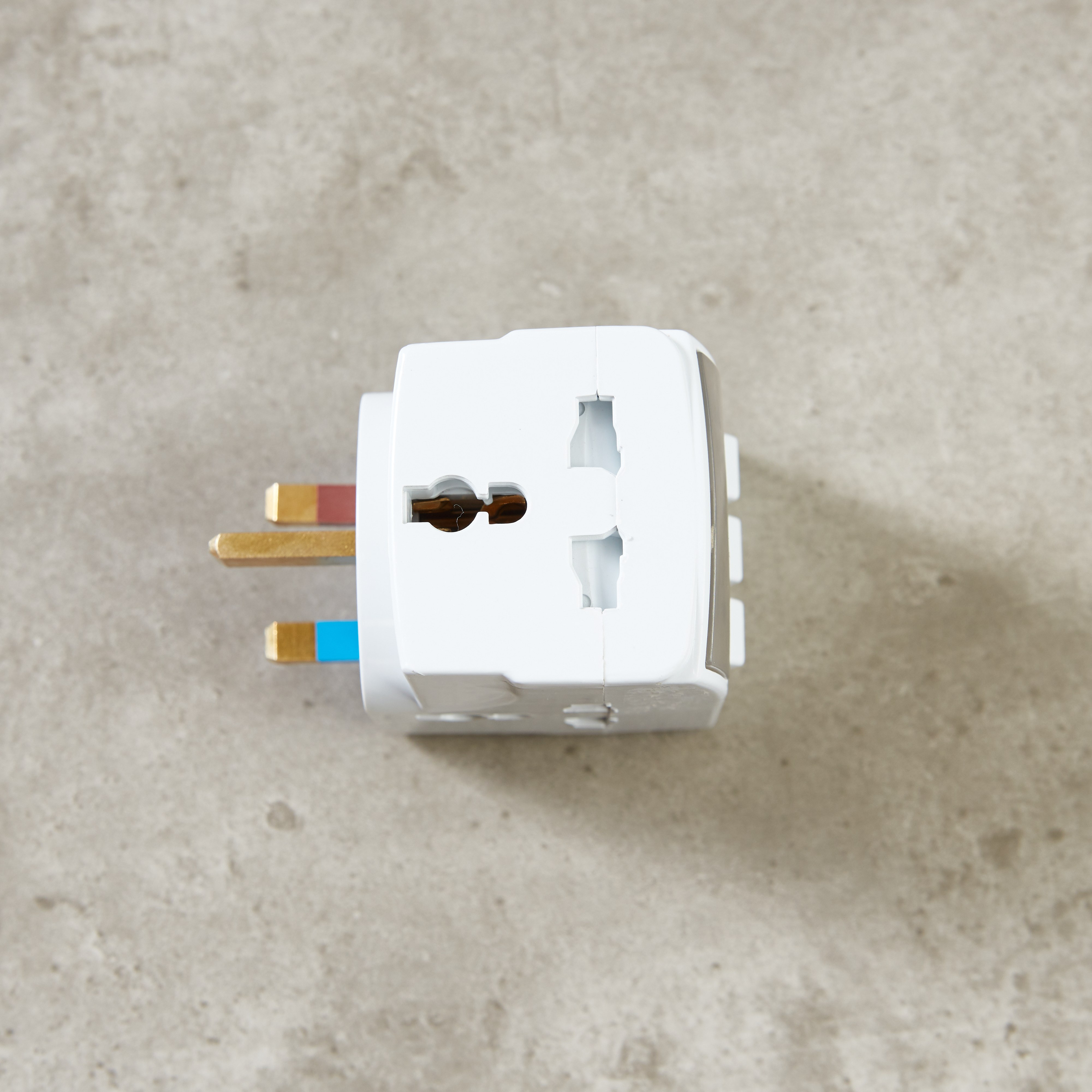Oshtraco 3-Way Universal Adaptor with Multi Switches-household-lighting-electricalaccessories-image-3