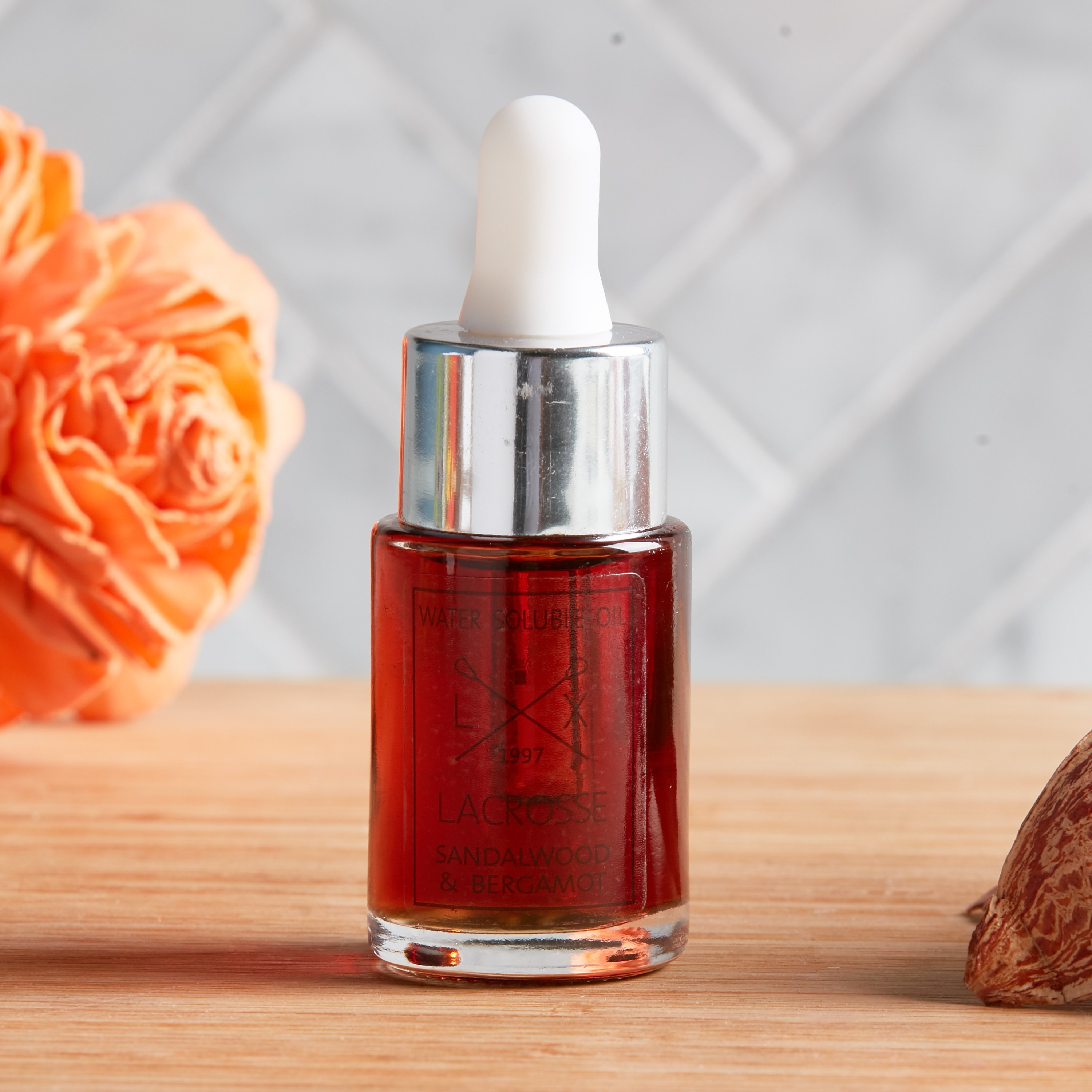 زيت عطري خشب الصندل والبرغموت من لاكروس - 15 مل-household-homefragrance-fragranceoilsandessence-image-1