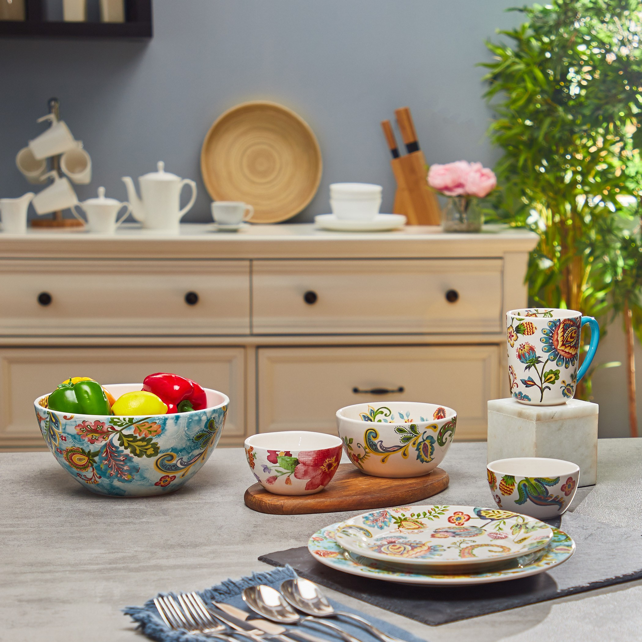 Paisley dinnerware shop