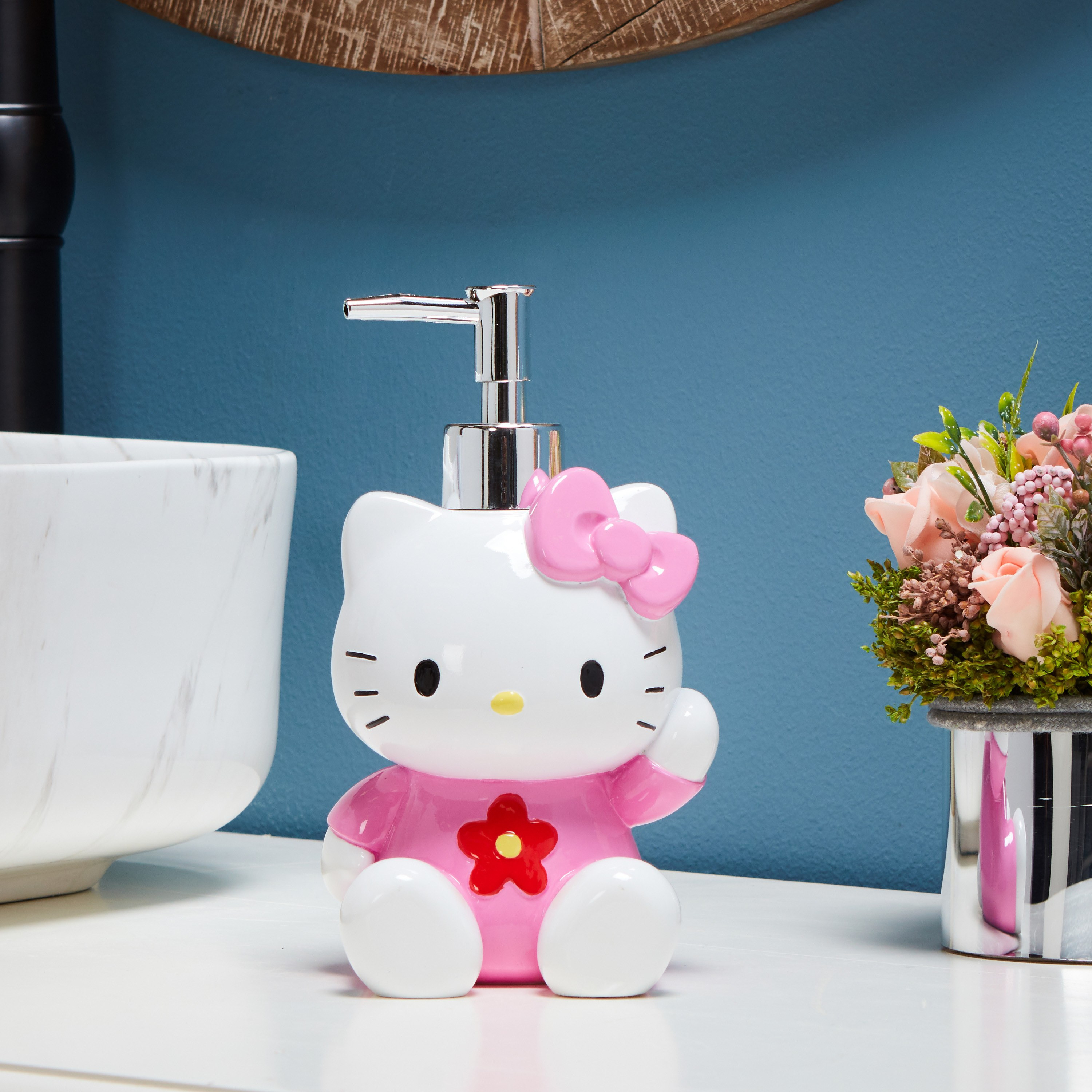 Outlet Hello Kitty soap dispensers