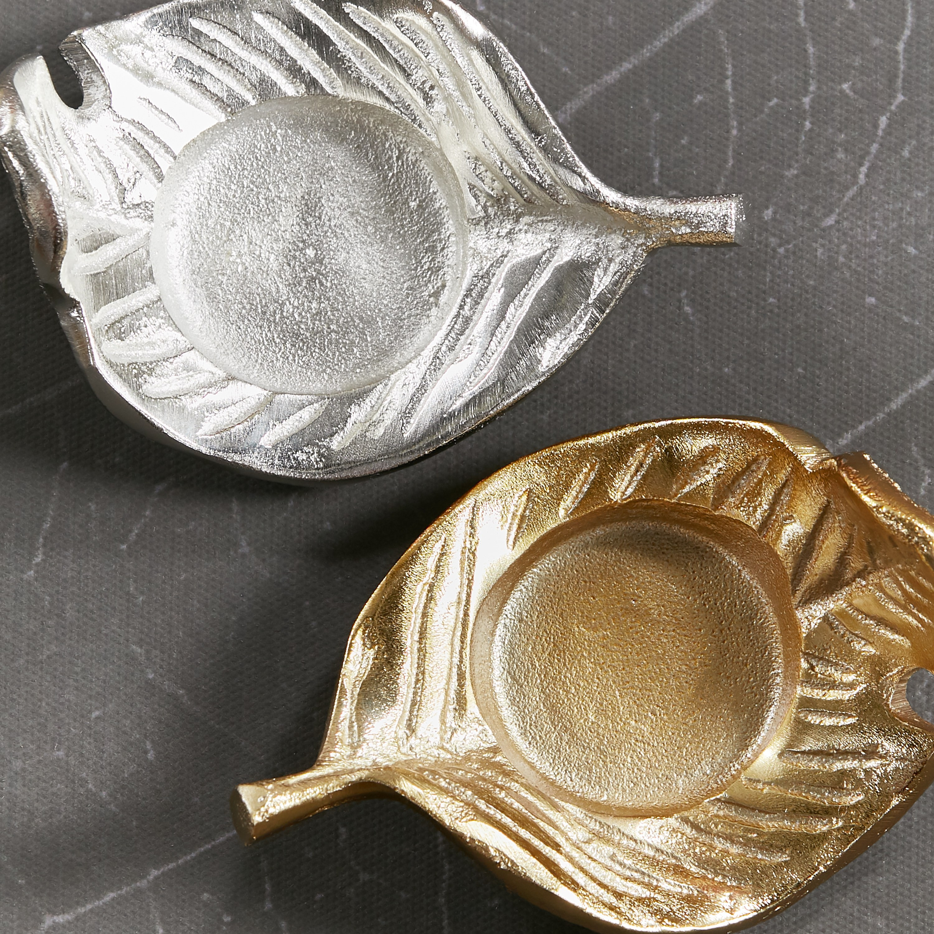 Foglia Leaf Tealight Candle Holder-household-decor-candleholdersandlanterns-image-3