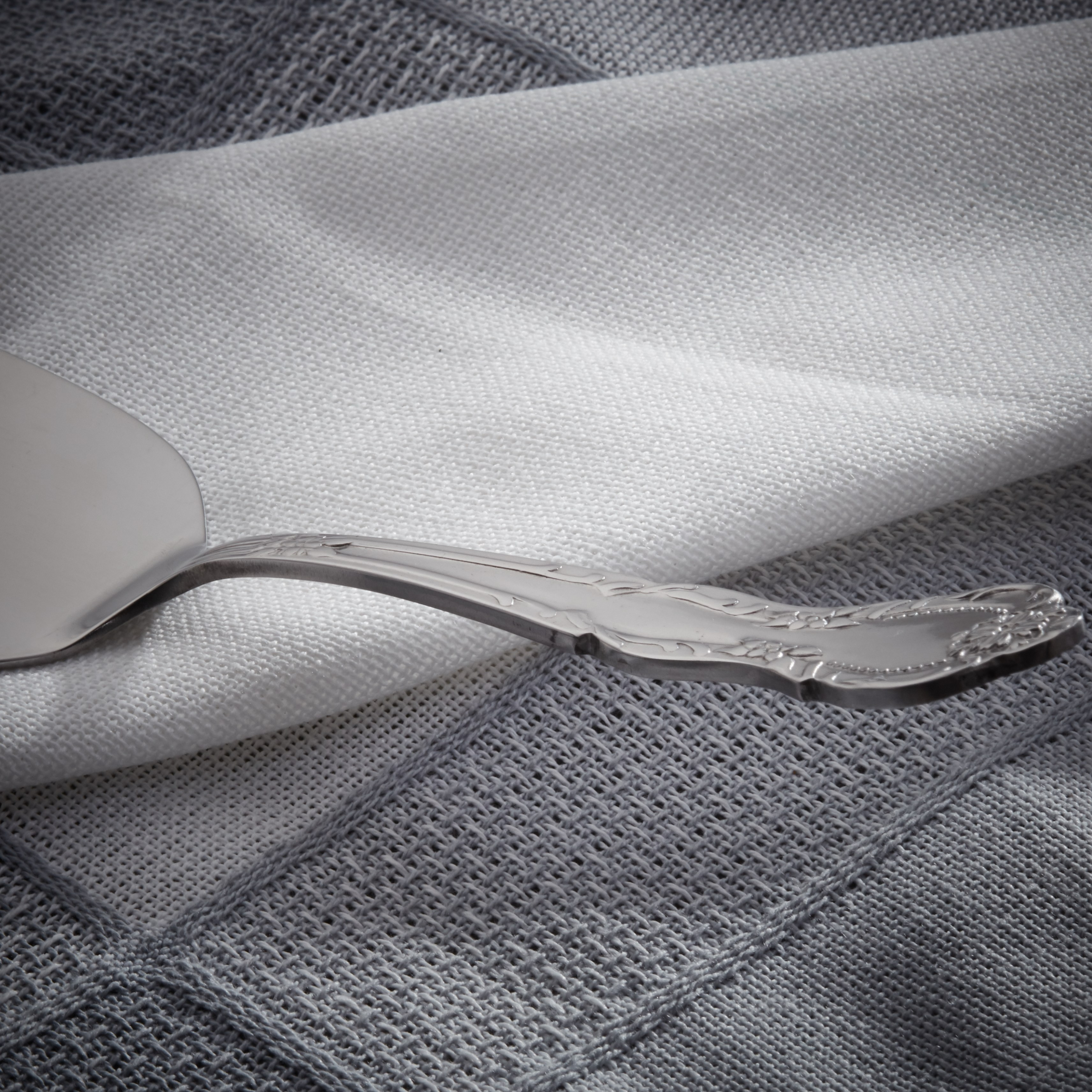 Royal Dotted Cake Server-household-dining-cutlery-spoonsforksandknives-image-2