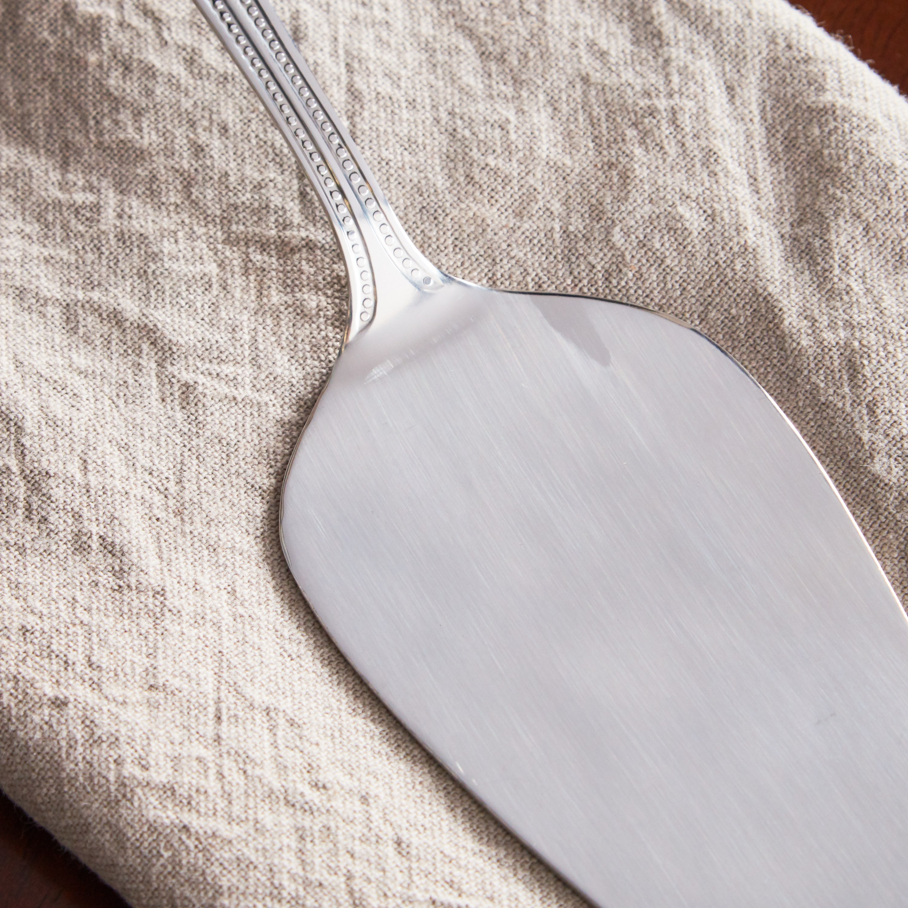 Vera Cake Server-household-kitchen-kitchentoolsandutensils-foodservingtools-image-2
